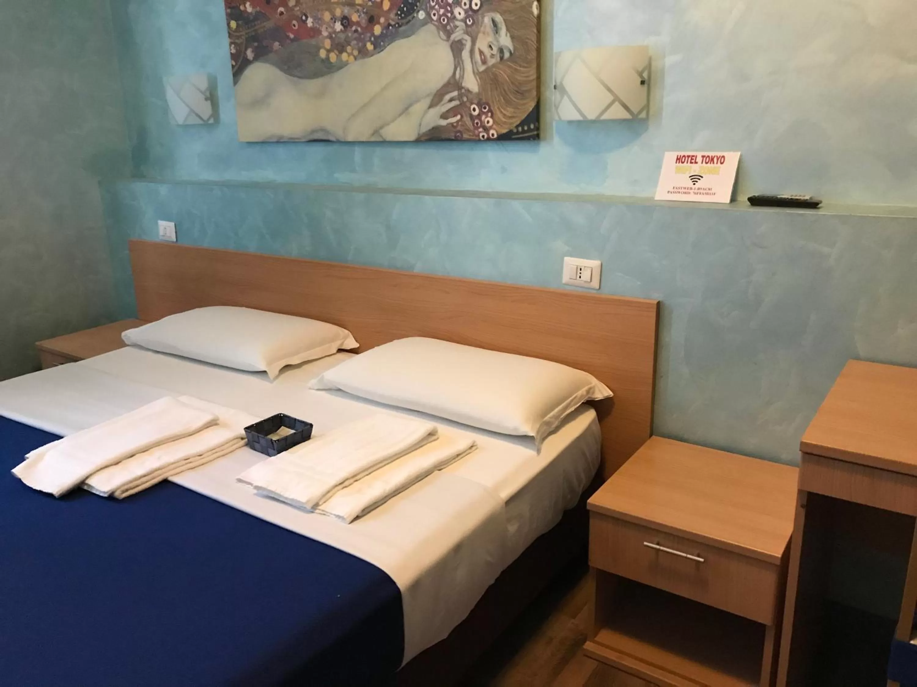 Bedroom, Bed in Hotel Tokyo