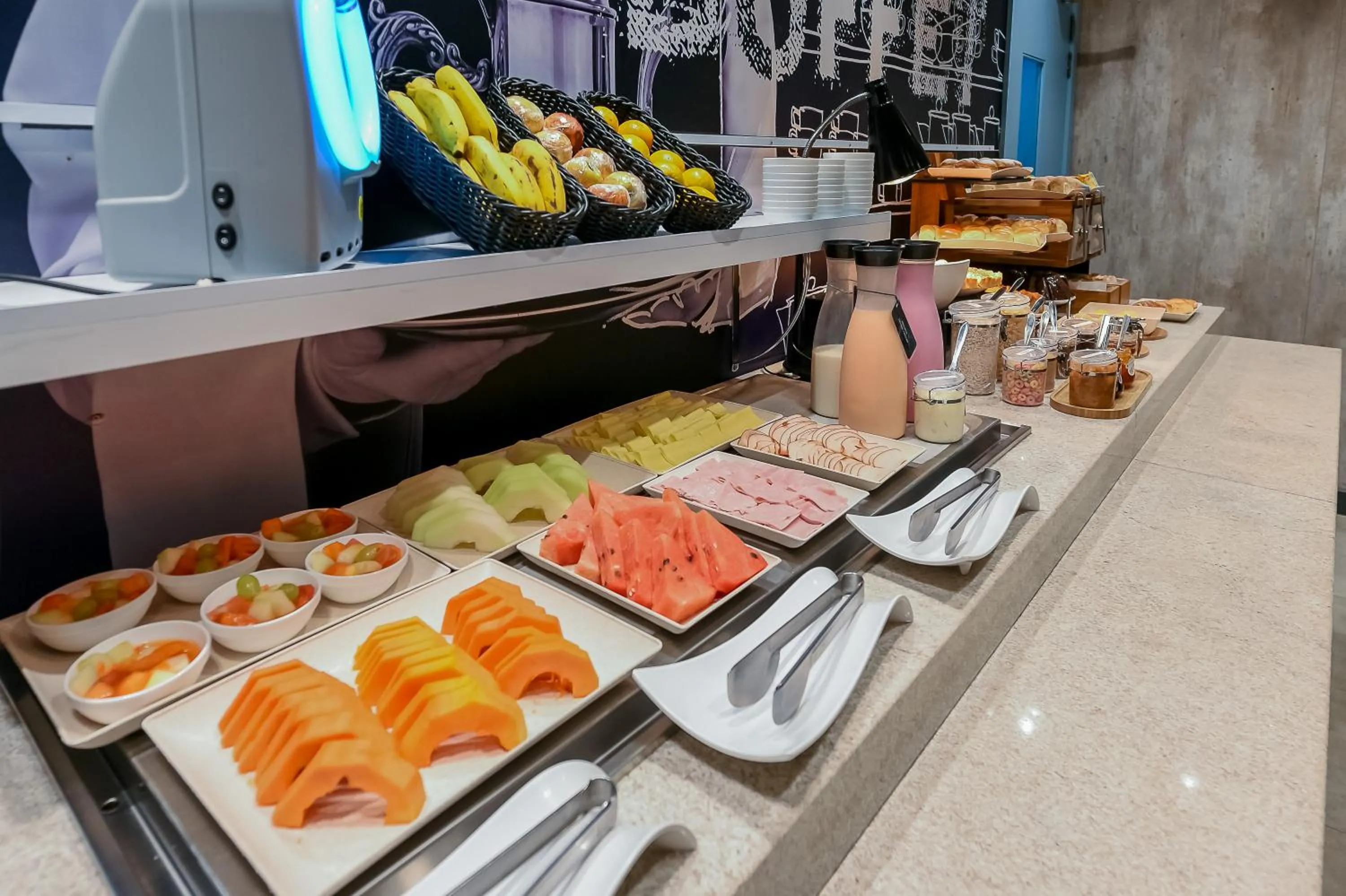 Restaurant/places to eat in ibis budget Santos Gonzaga