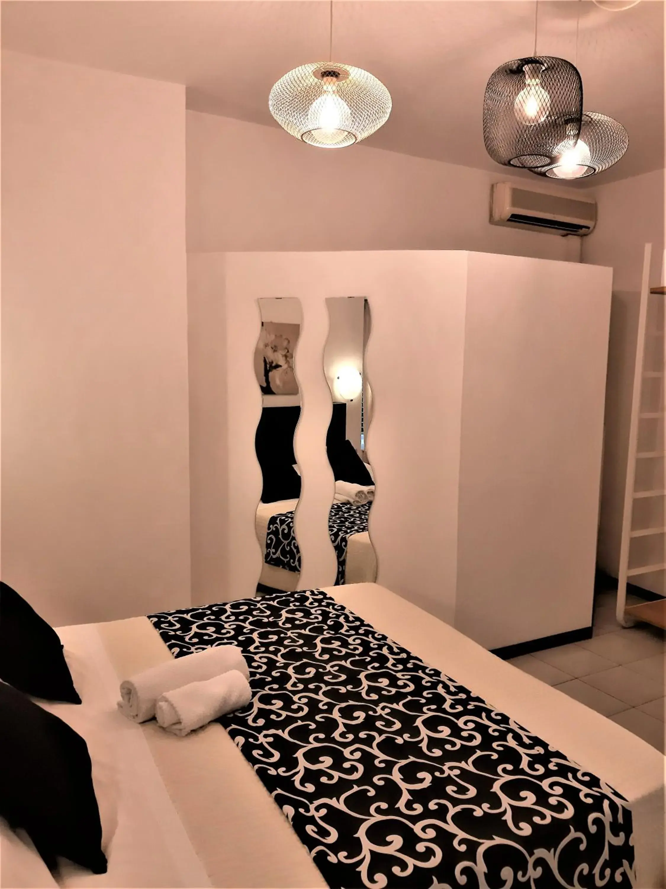 Small Double Room in Hotel Victoria Small Double Room in Hotel Victoria