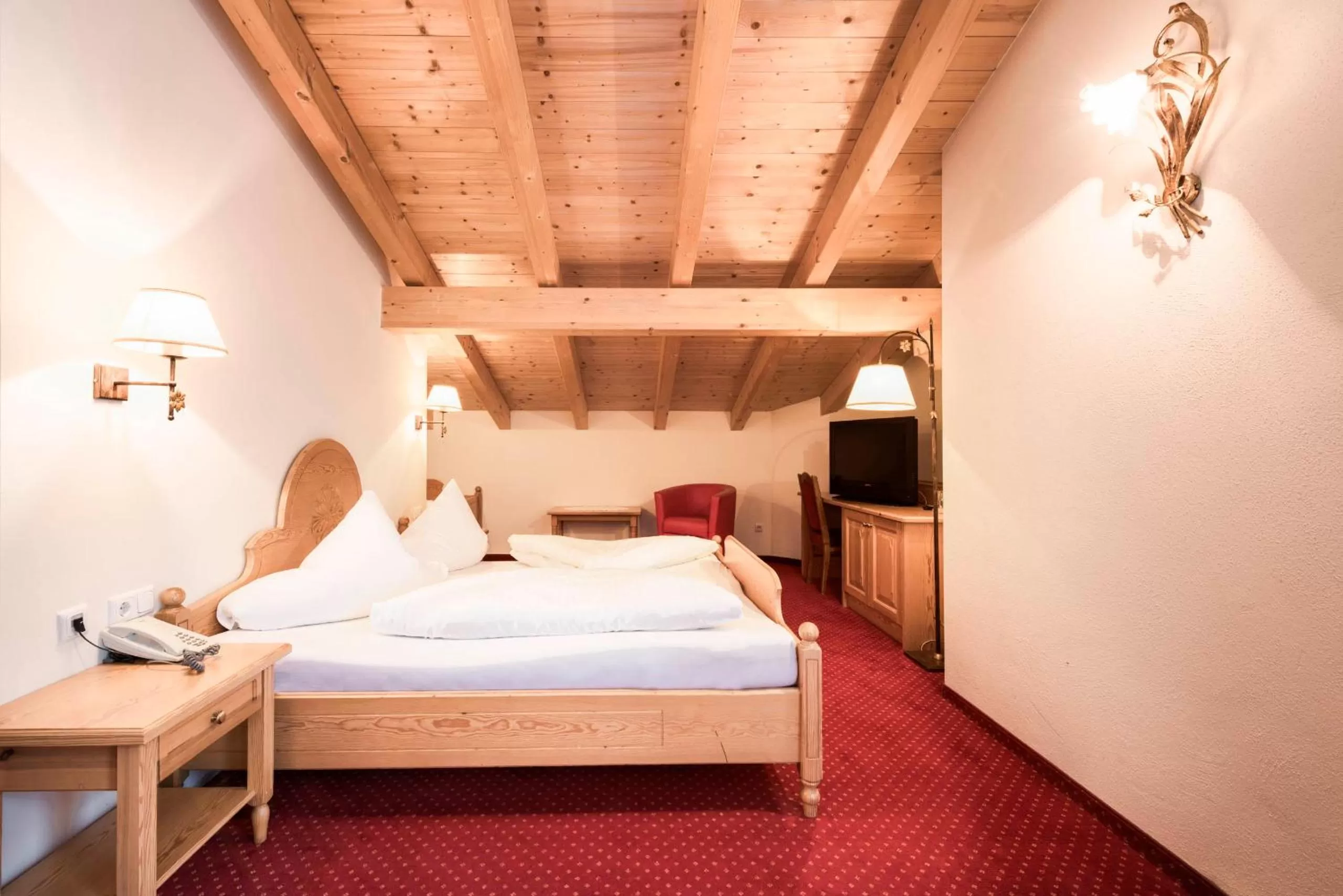 Photo of the whole room, Bed in Hotel Stubaierhof