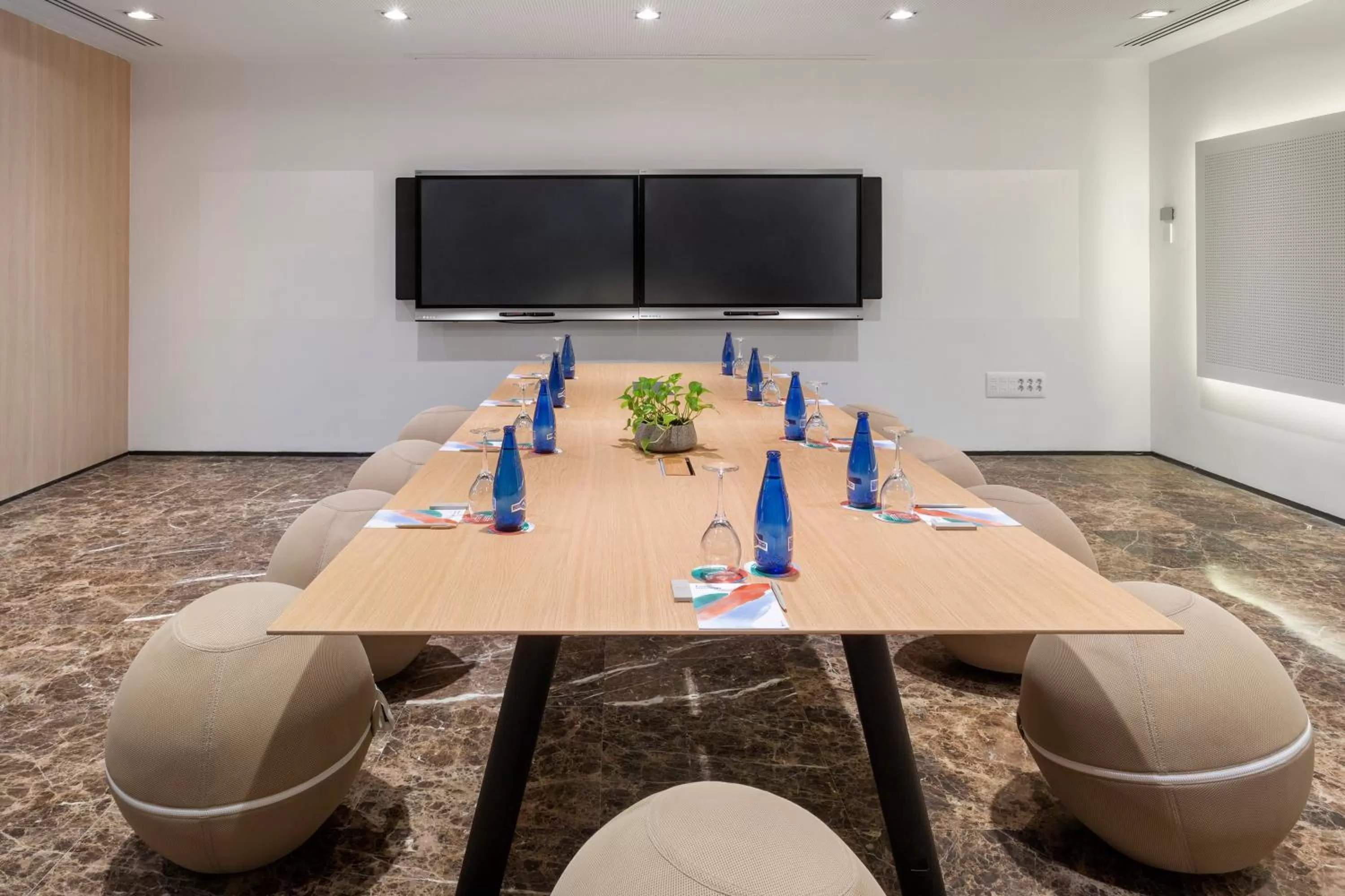 Business facilities in Melia Sevilla