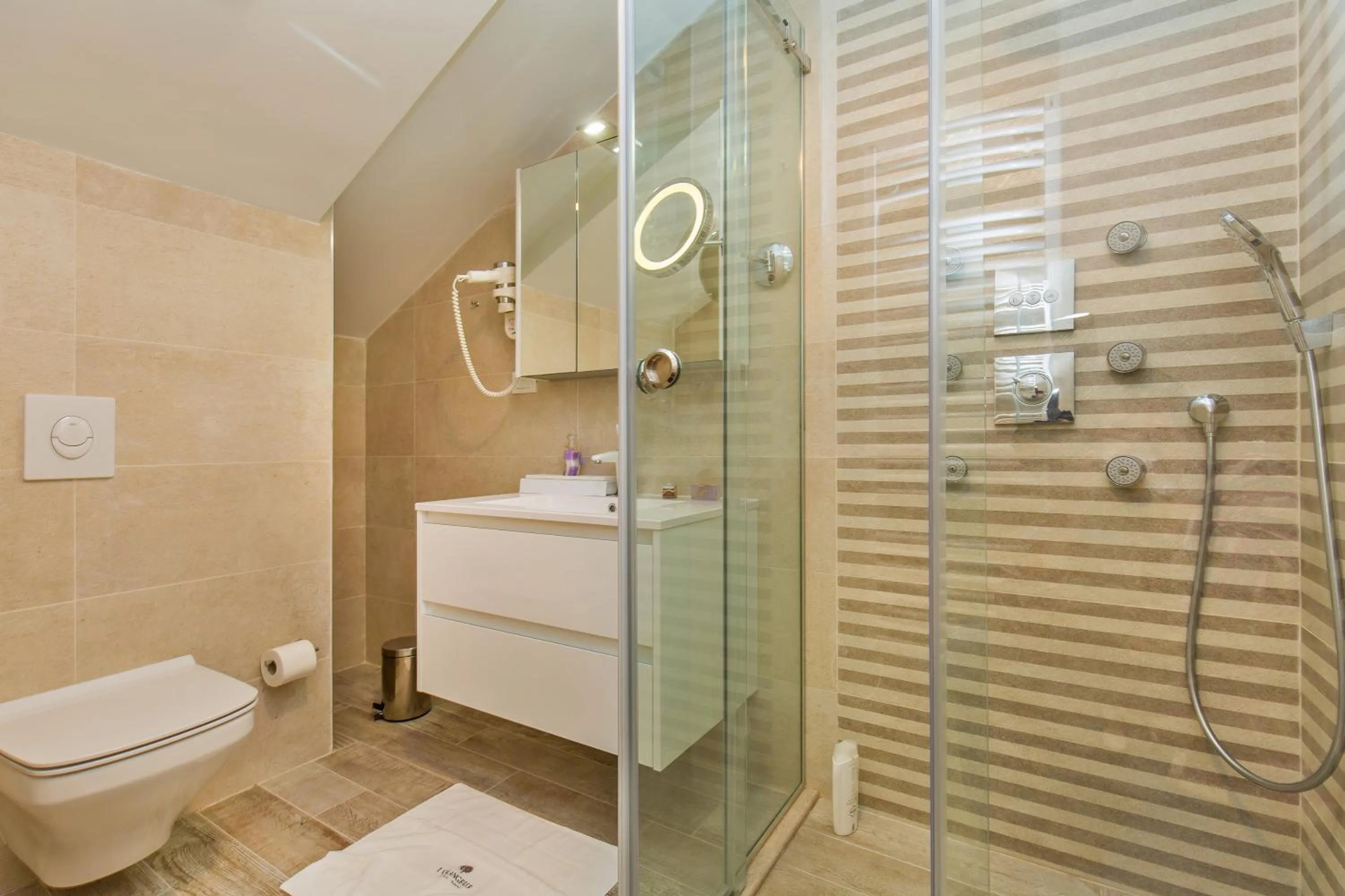 Shower in Dubrovnik Luxury Residence – L’Orangerie
