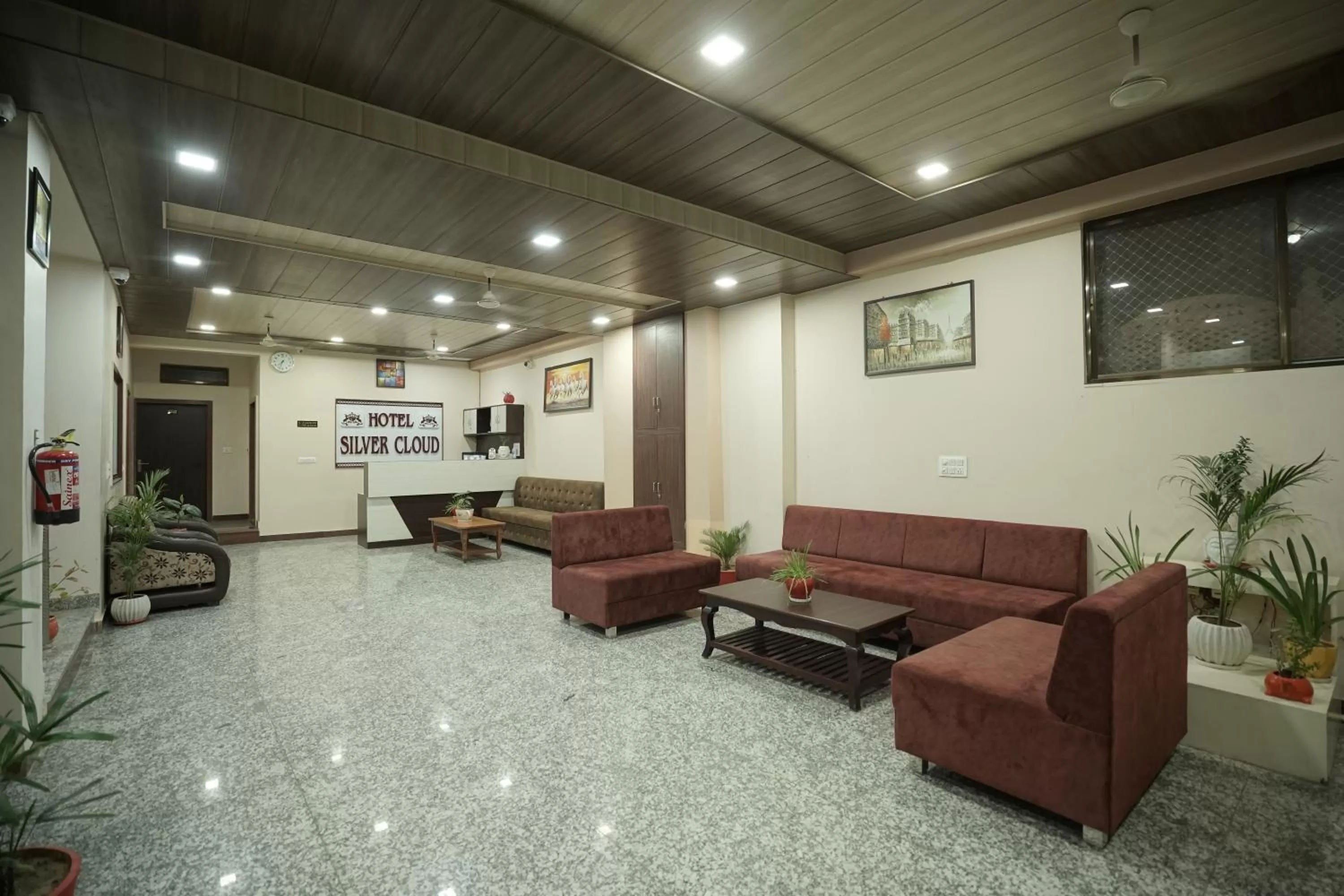 Seating area in Hotel Silver Cloud