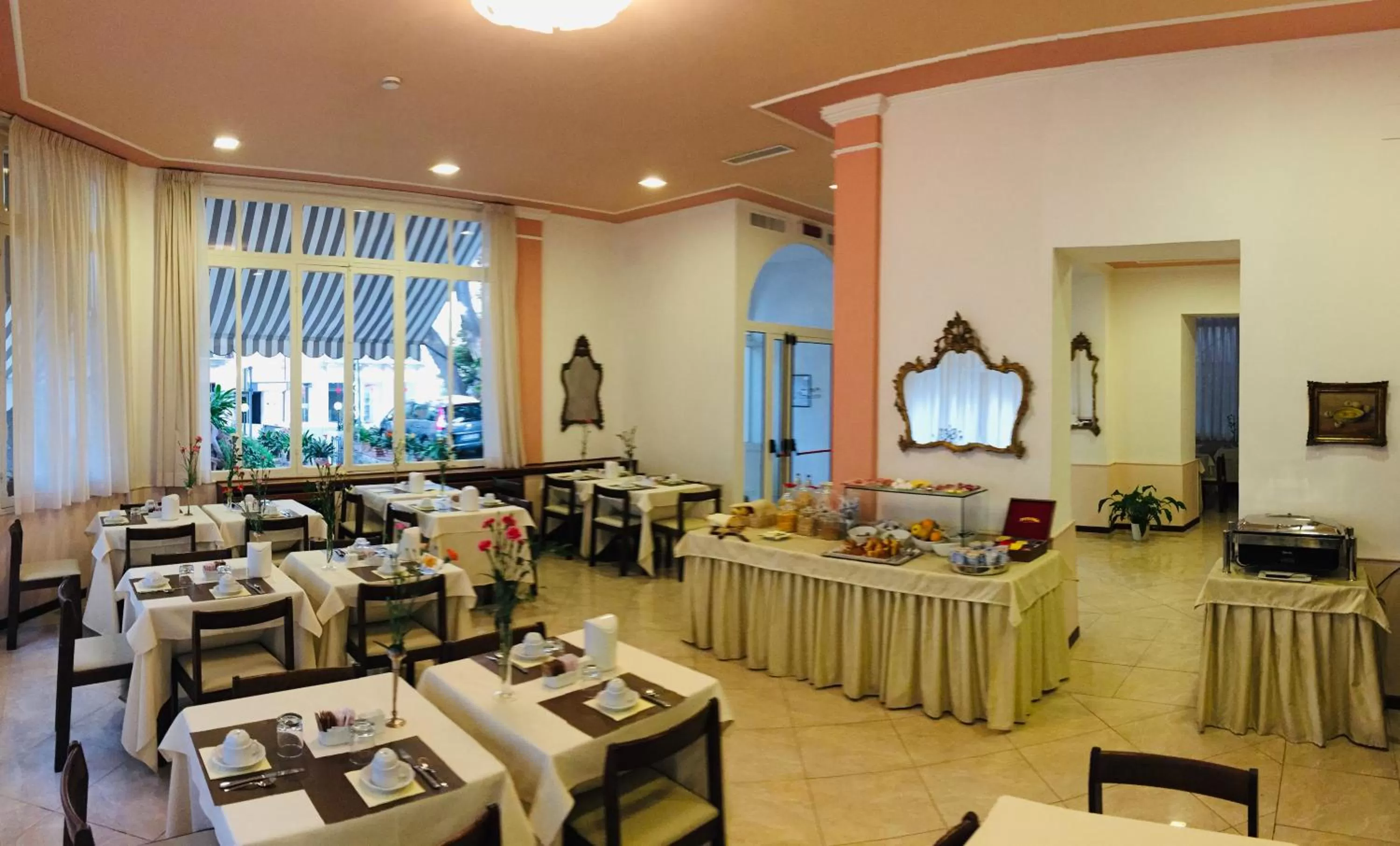 Buffet breakfast in Hotel Eletto