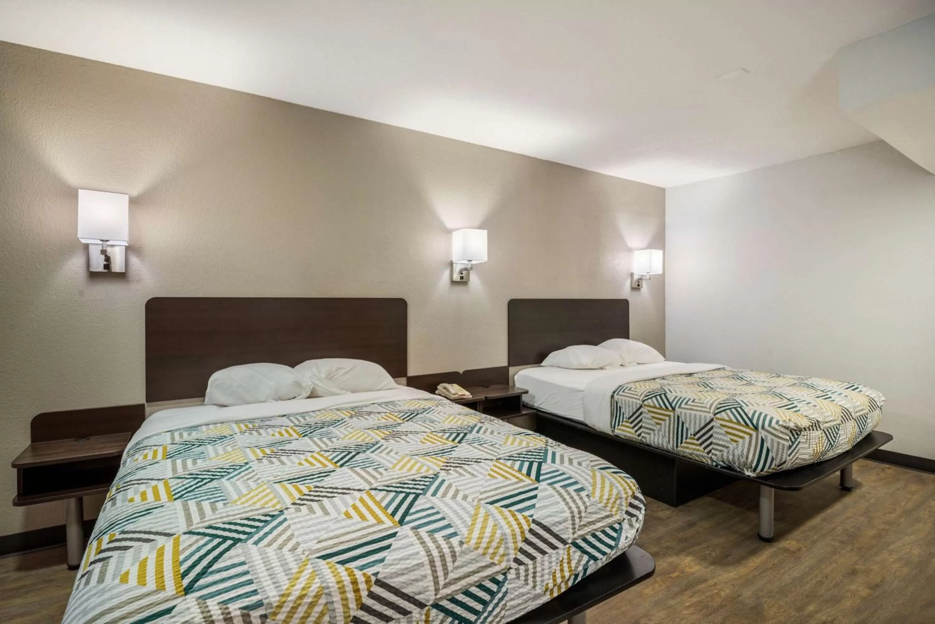 Photo of the whole room, Bed in Motel 6-Sandston, VA - Richmond, Va