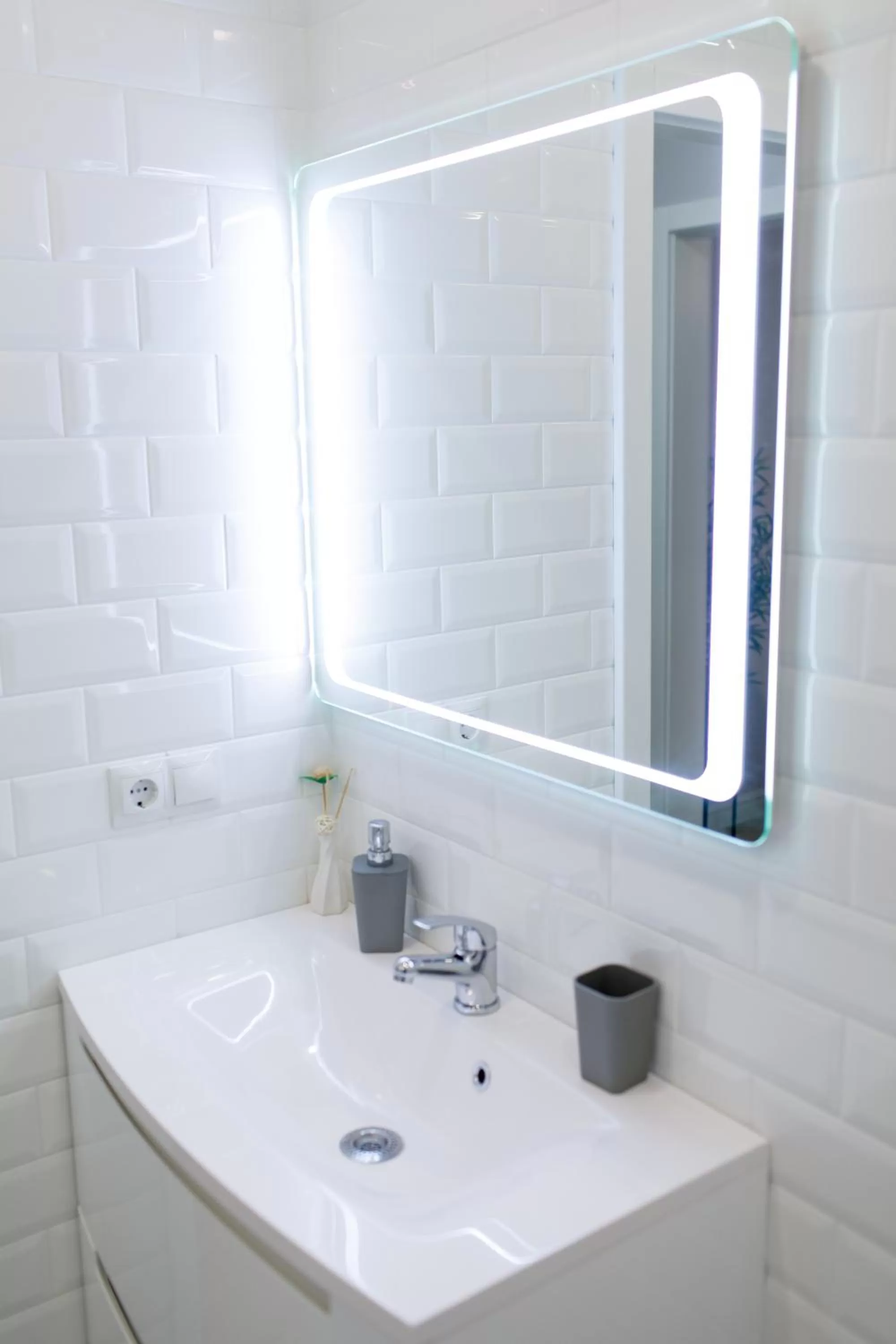 Shower in Apart-Hotel LAVINA з ДЖАКУЗІ