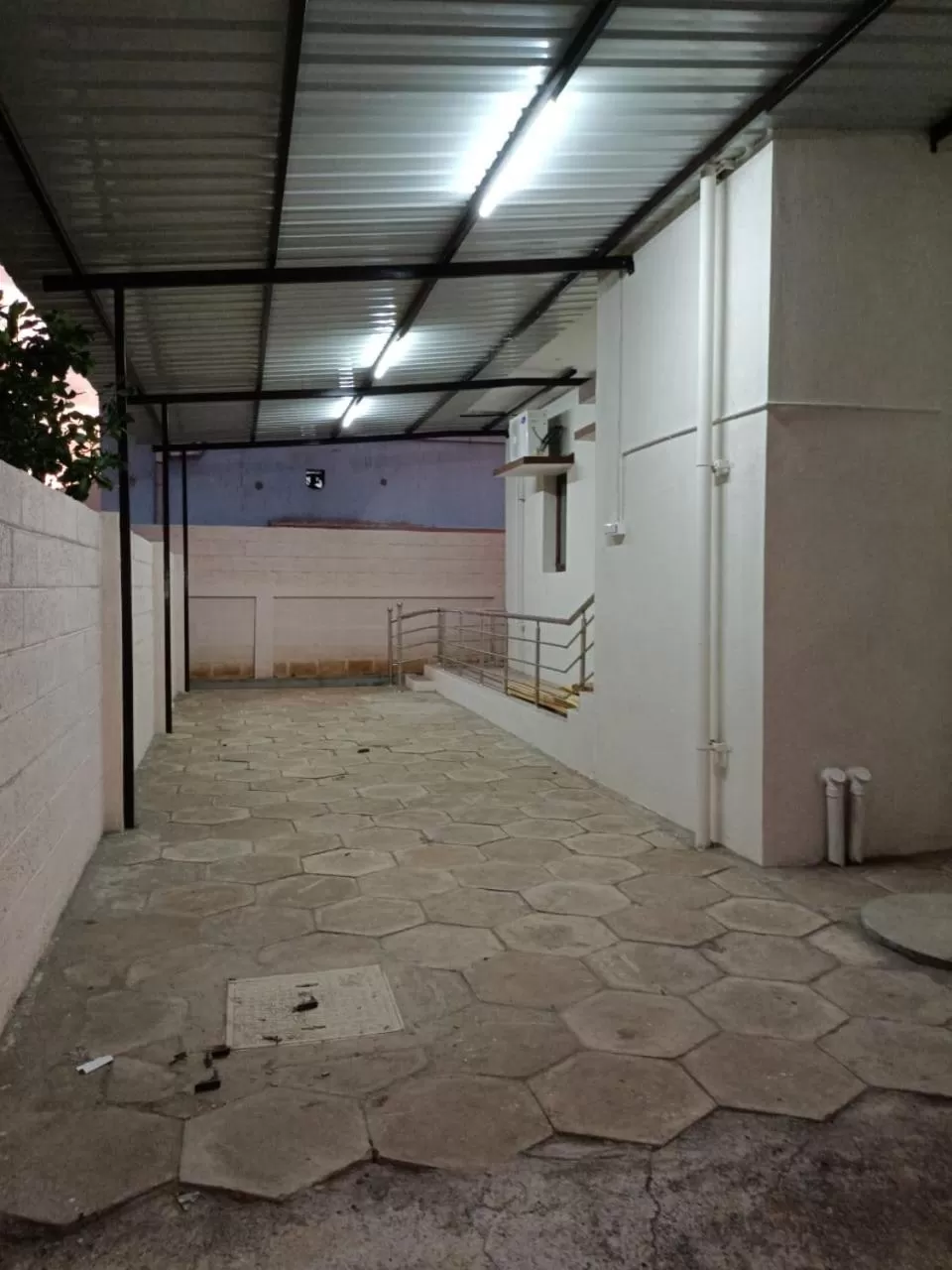 Parking in Doctor's Homestay