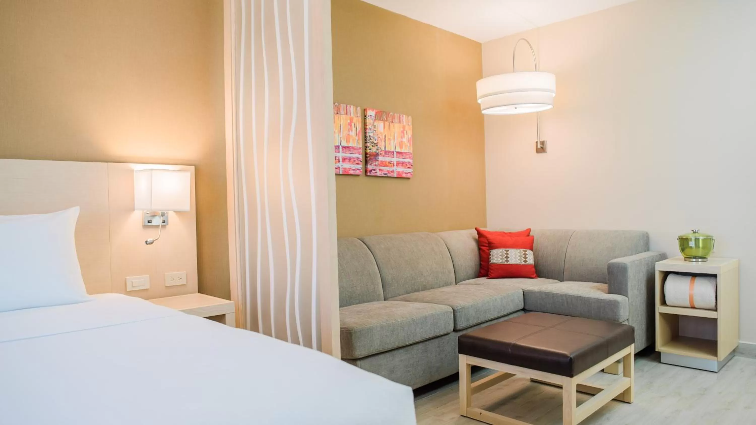 Living room, Bed in Hyatt Place Managua