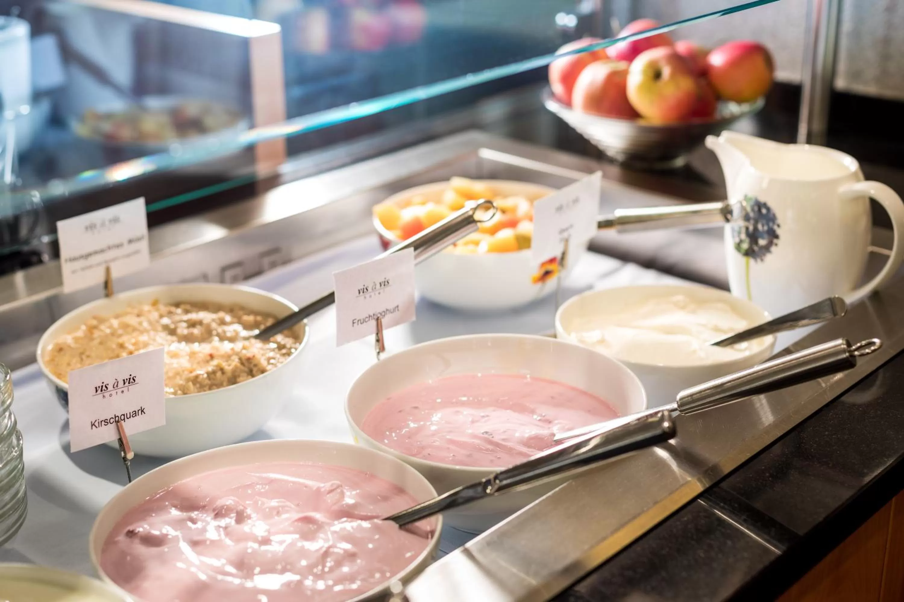 Buffet breakfast in Hotel Vis à vis