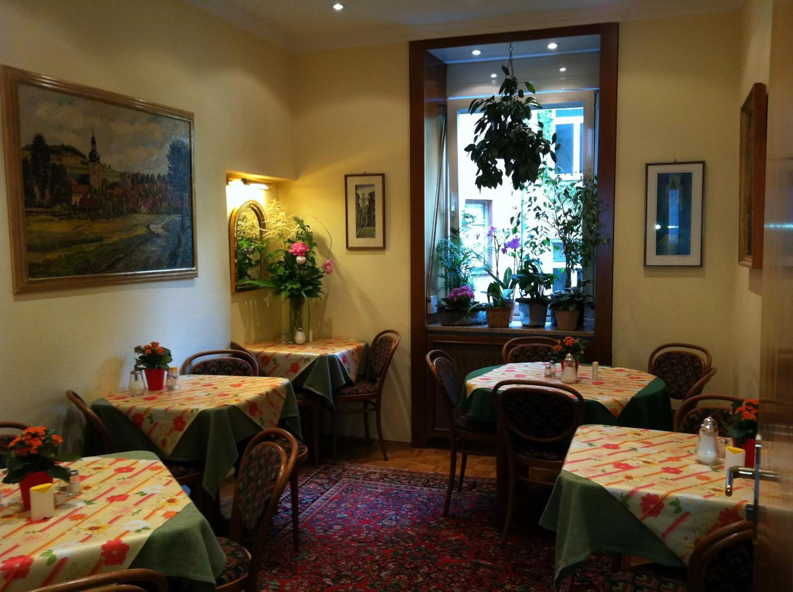 Buffet breakfast in Hotel Hauser an der Universität