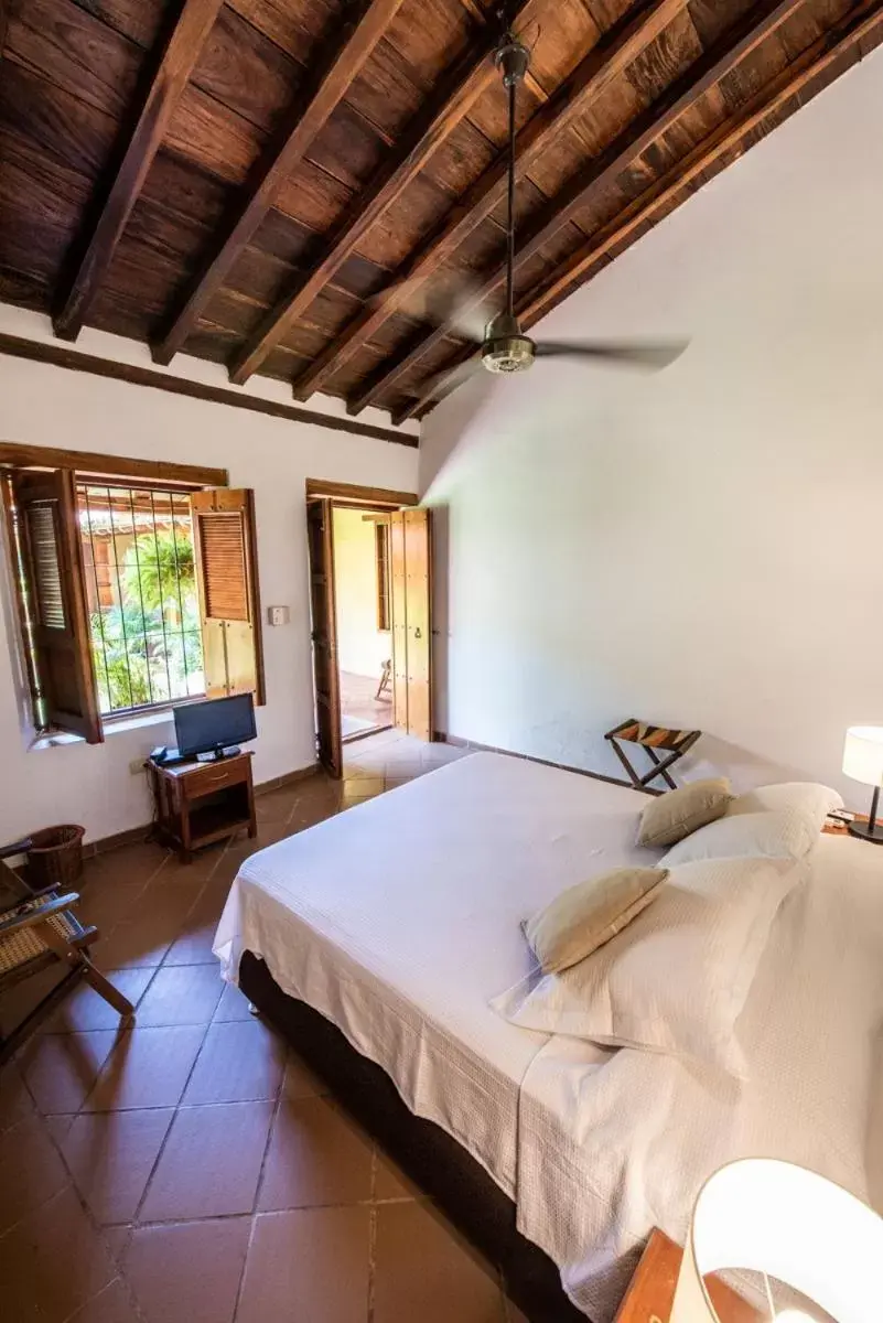 Queen Room with Garden View in La Casa Amarilla Queen Room with Garden View in La Casa Amarilla