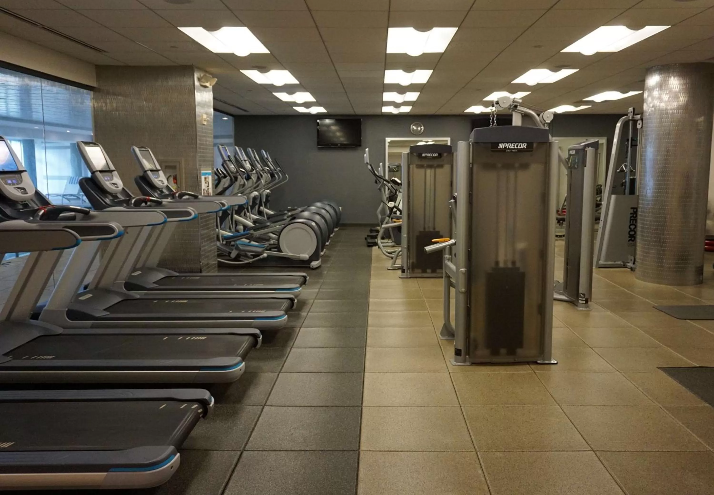 Fitness centre/facilities in Hilton McLean Tysons Corner