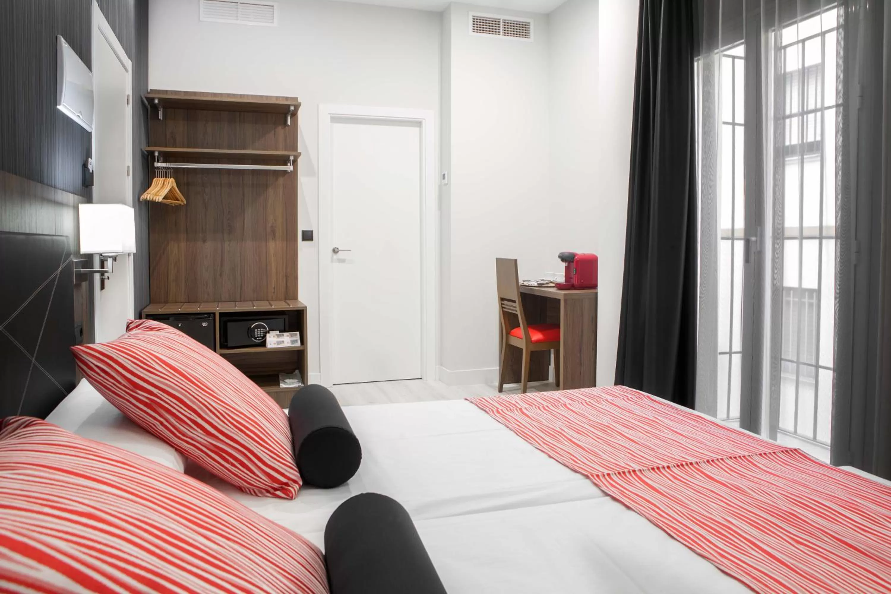 Bedroom, Bed in Itaca Artemisa by Soho Boutique