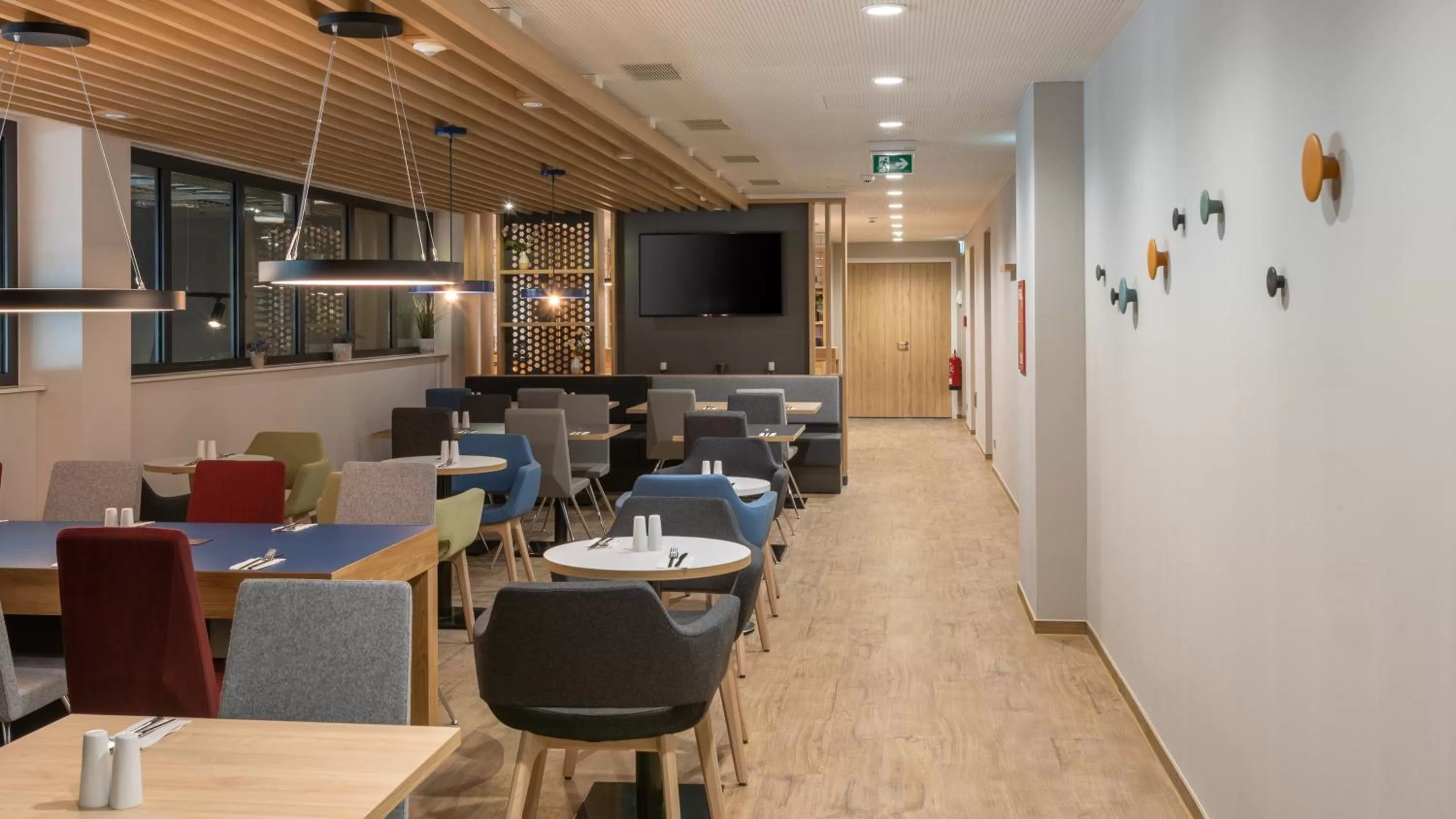 Breakfast in Holiday Inn Express - Hamburg South A7-AS42 by IHG