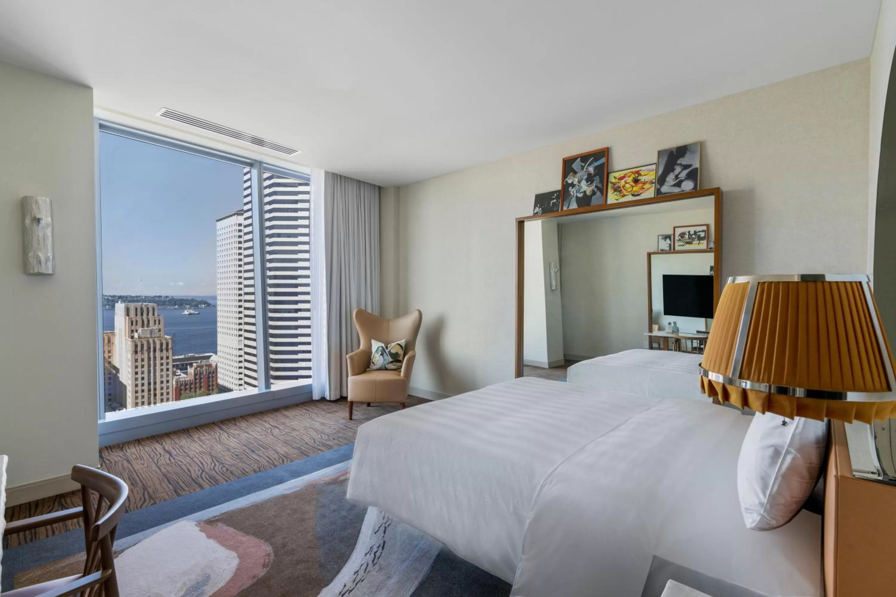 Sea view, Bed in Lotte Hotel Seattle