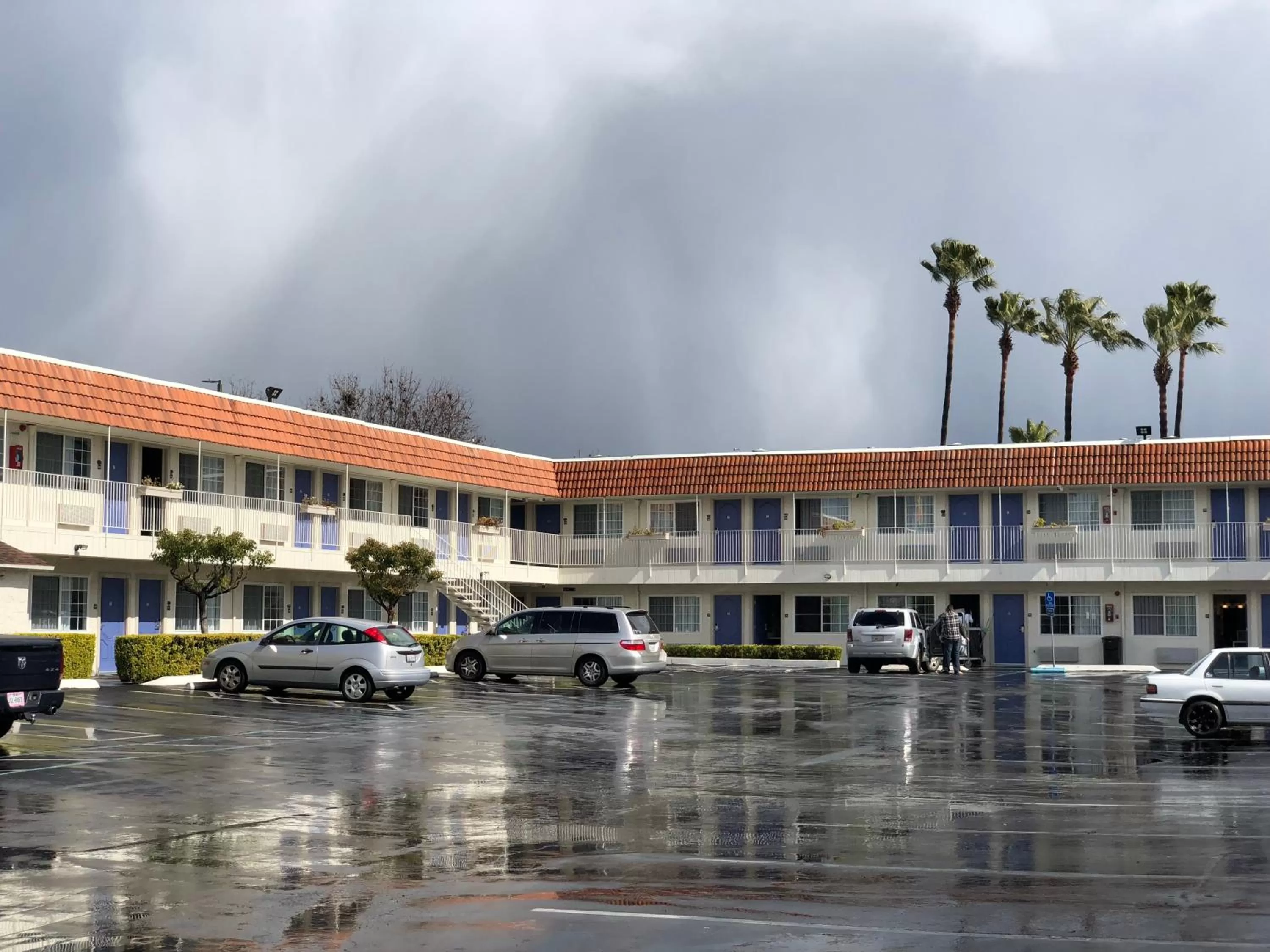 Property building in Gilroy Inn