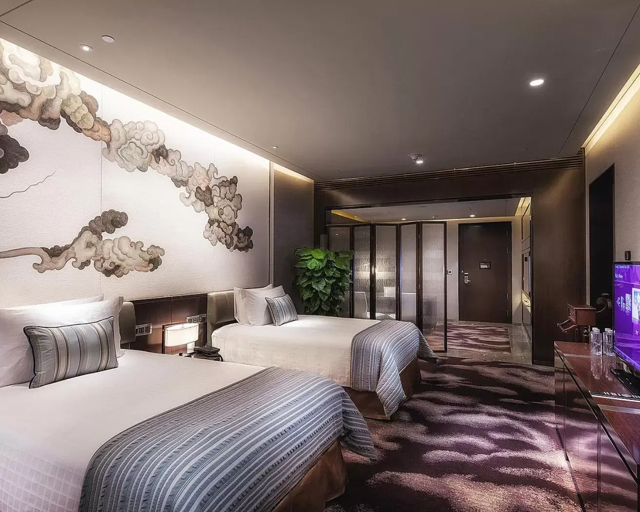 Four Seasons Room With Two Double Beds in Four Seasons Hotel Shenzhen Four Seasons Room With Two Double Beds in Four Seasons Hotel Shenzhen