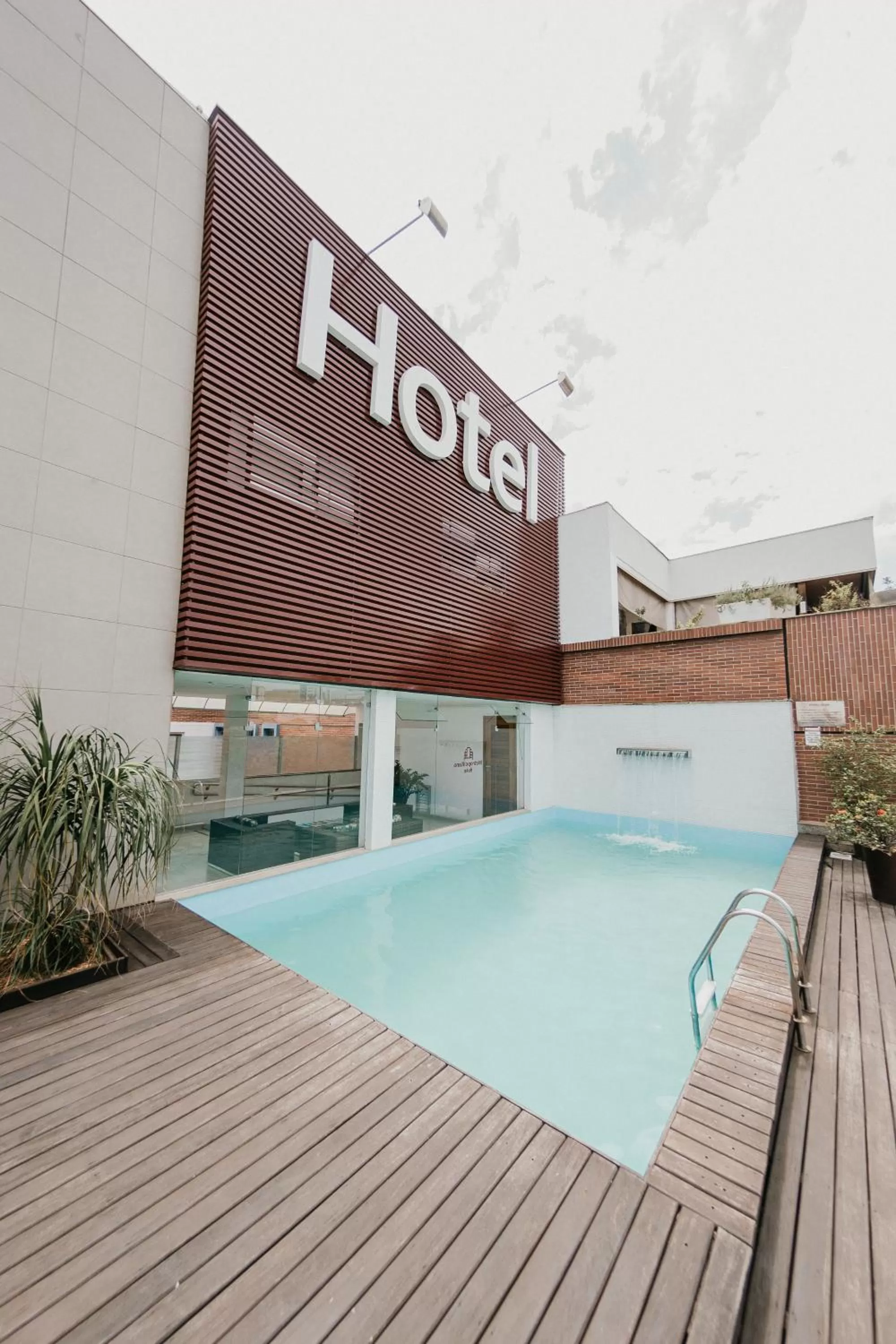 Property building, Swimming Pool in Hotel Metropolitano