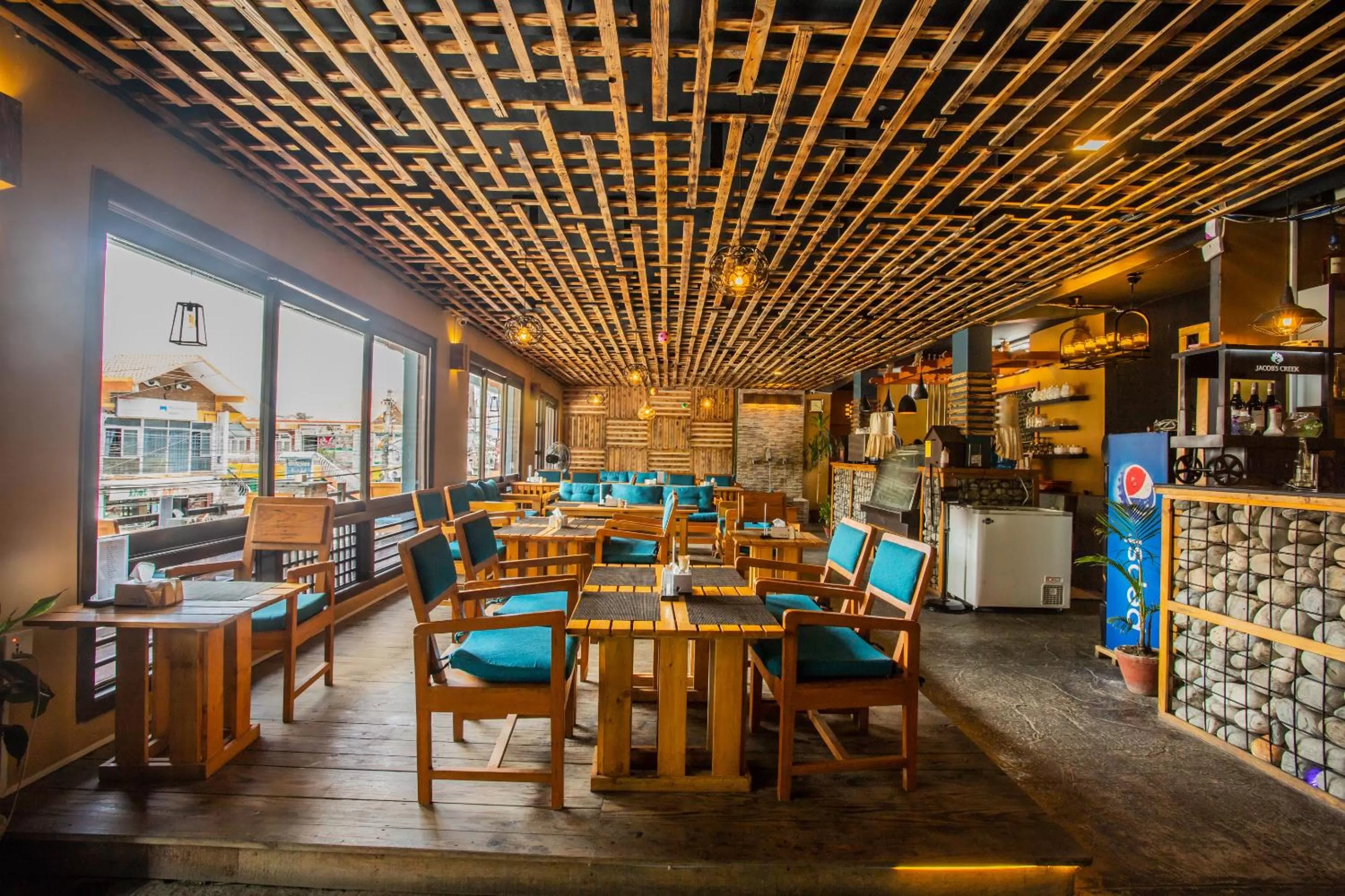 Restaurant/places to eat in Hotel Snowland