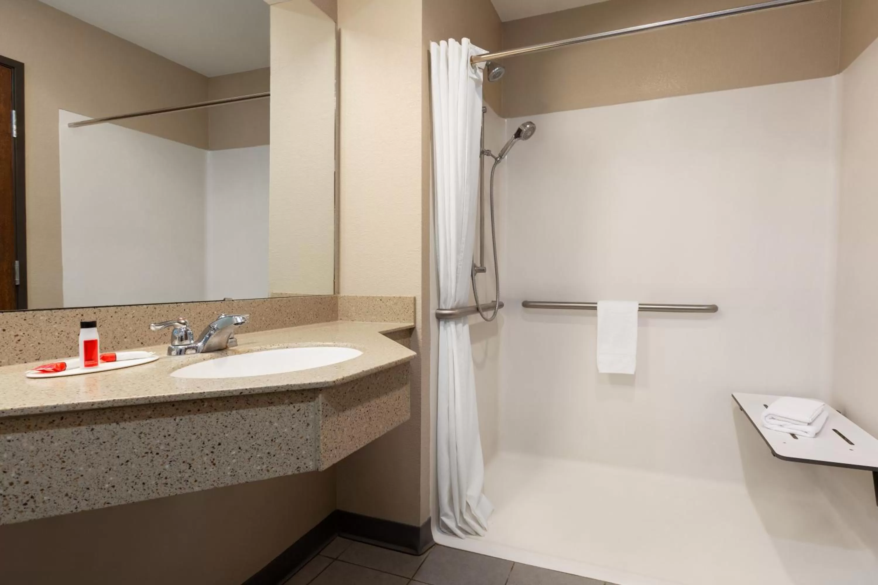 Bathroom in Super 8 by Wyndham Hannibal