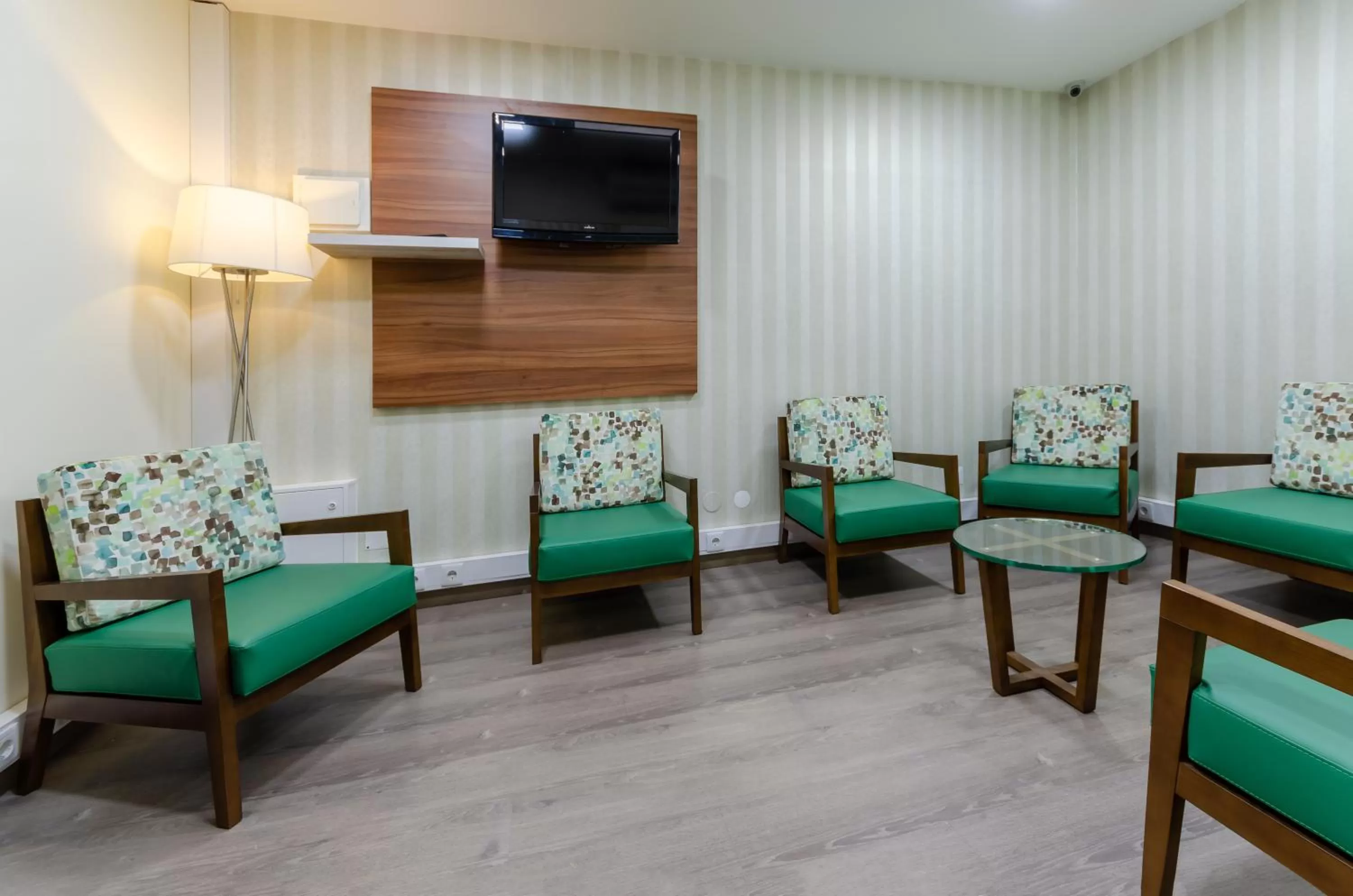 Communal lounge/ TV room in Hotel INN Rossio