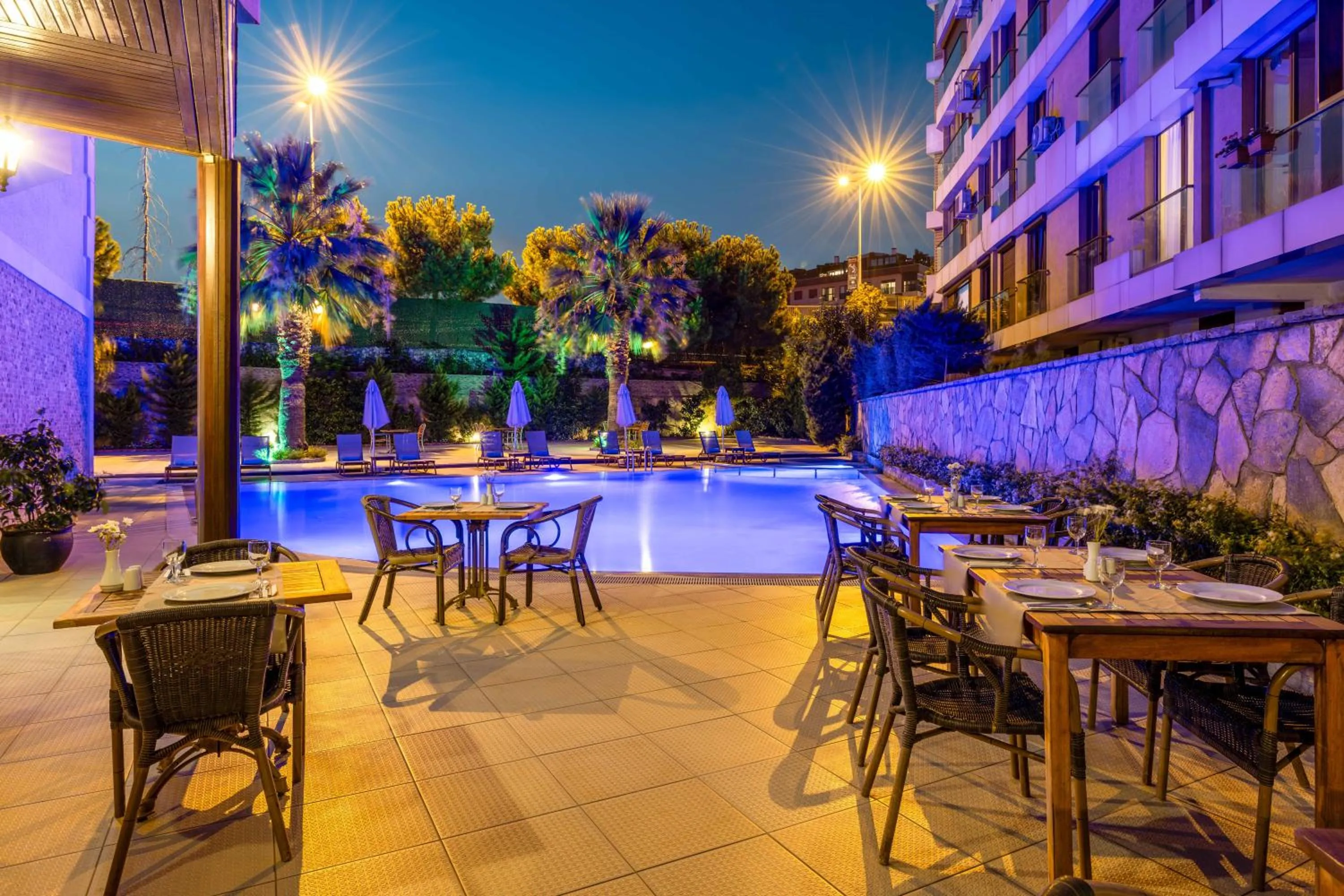 Restaurant/places to eat in Elite Hotel Dragos