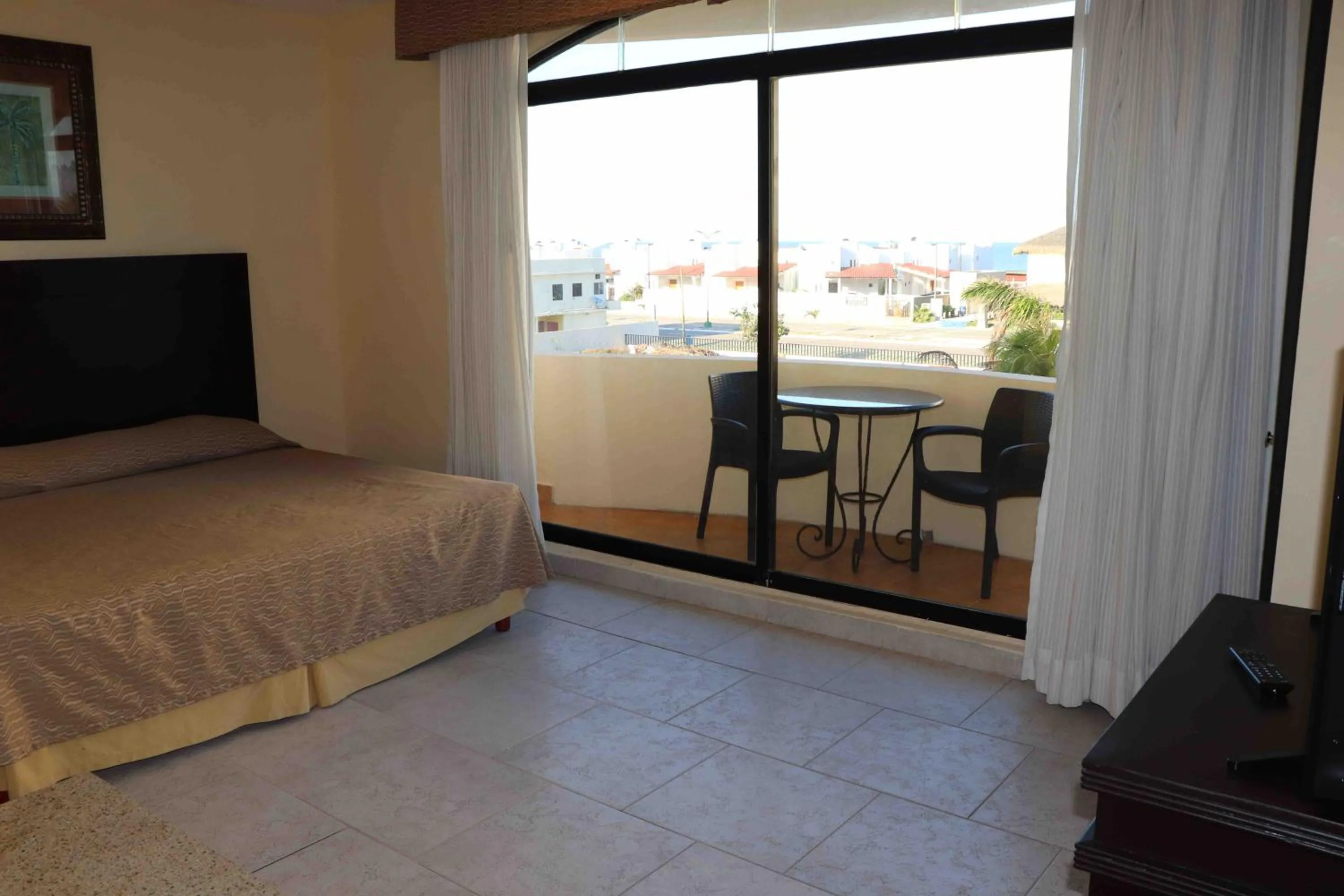Economy Double or Twin Room in Hotel Arenas del Mar Resort