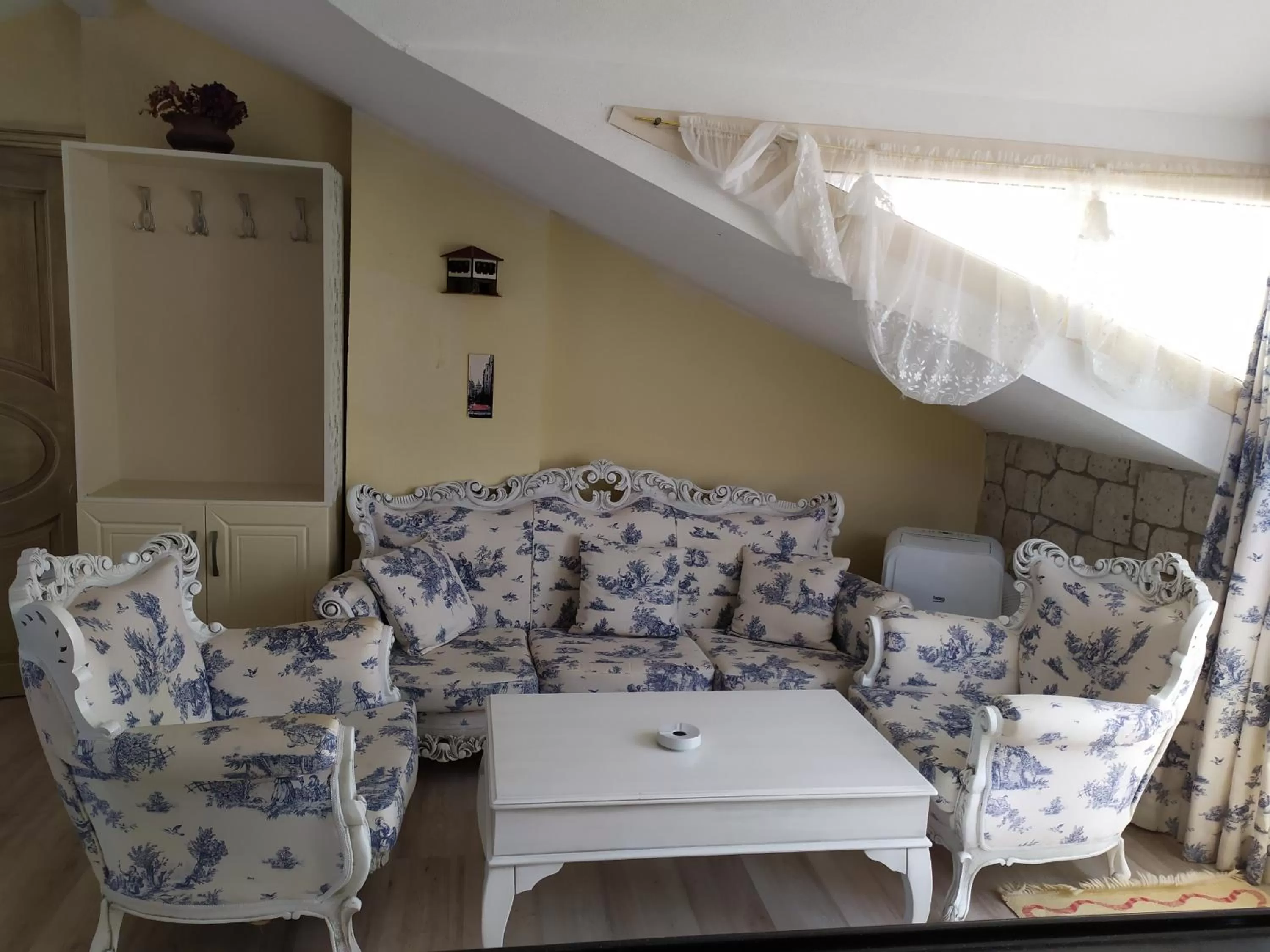 Seating Area in Dolina Hotel