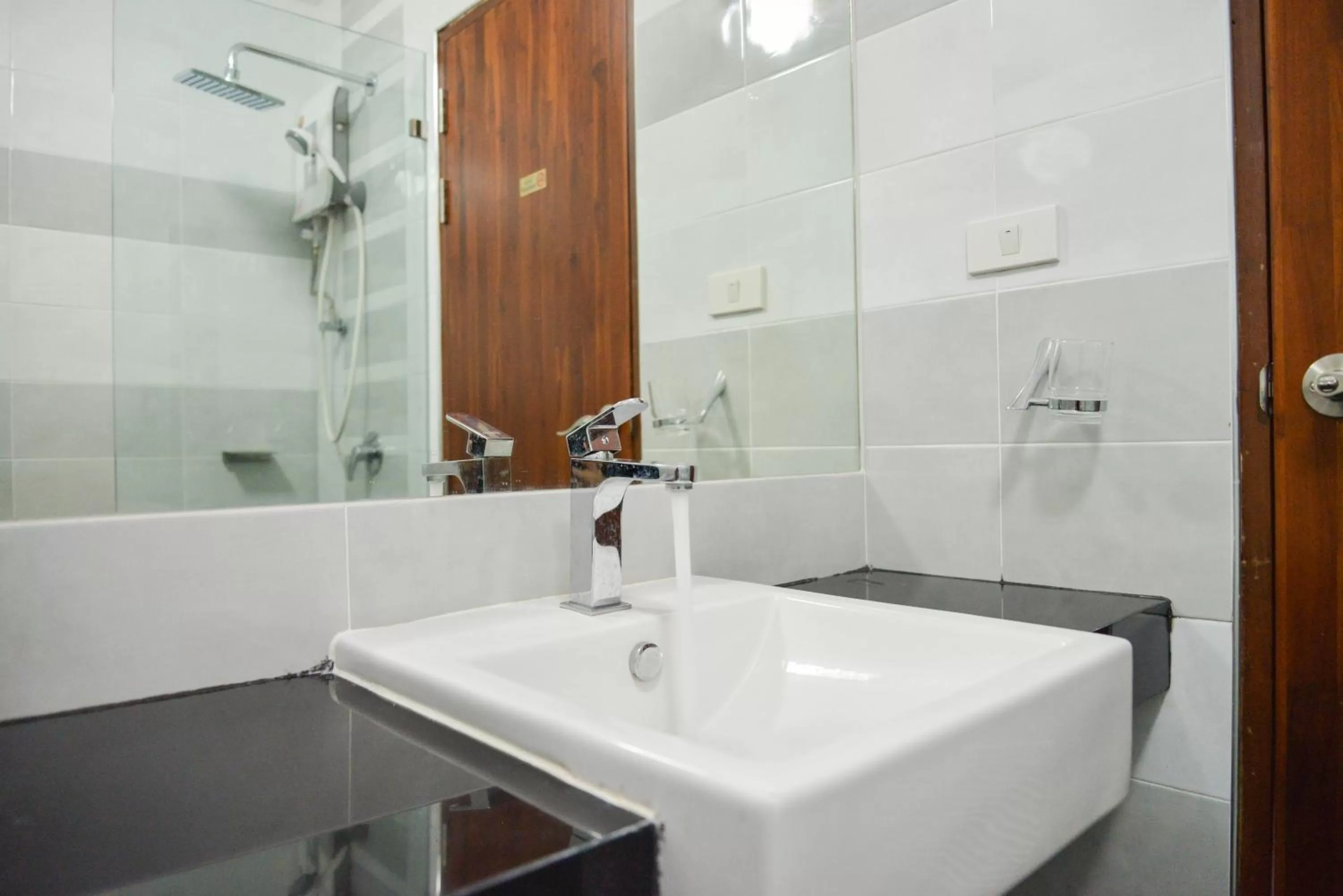 Bathroom in Thaimit Resort