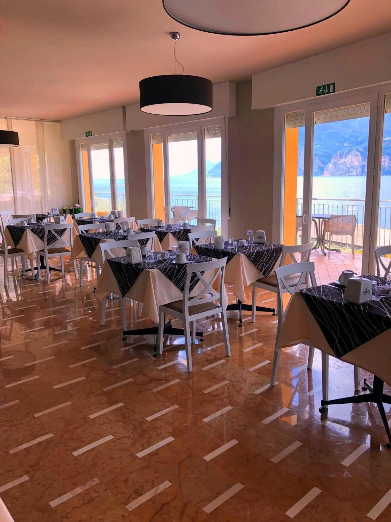 Communal lounge/ TV room in Hotel Casa Marinella