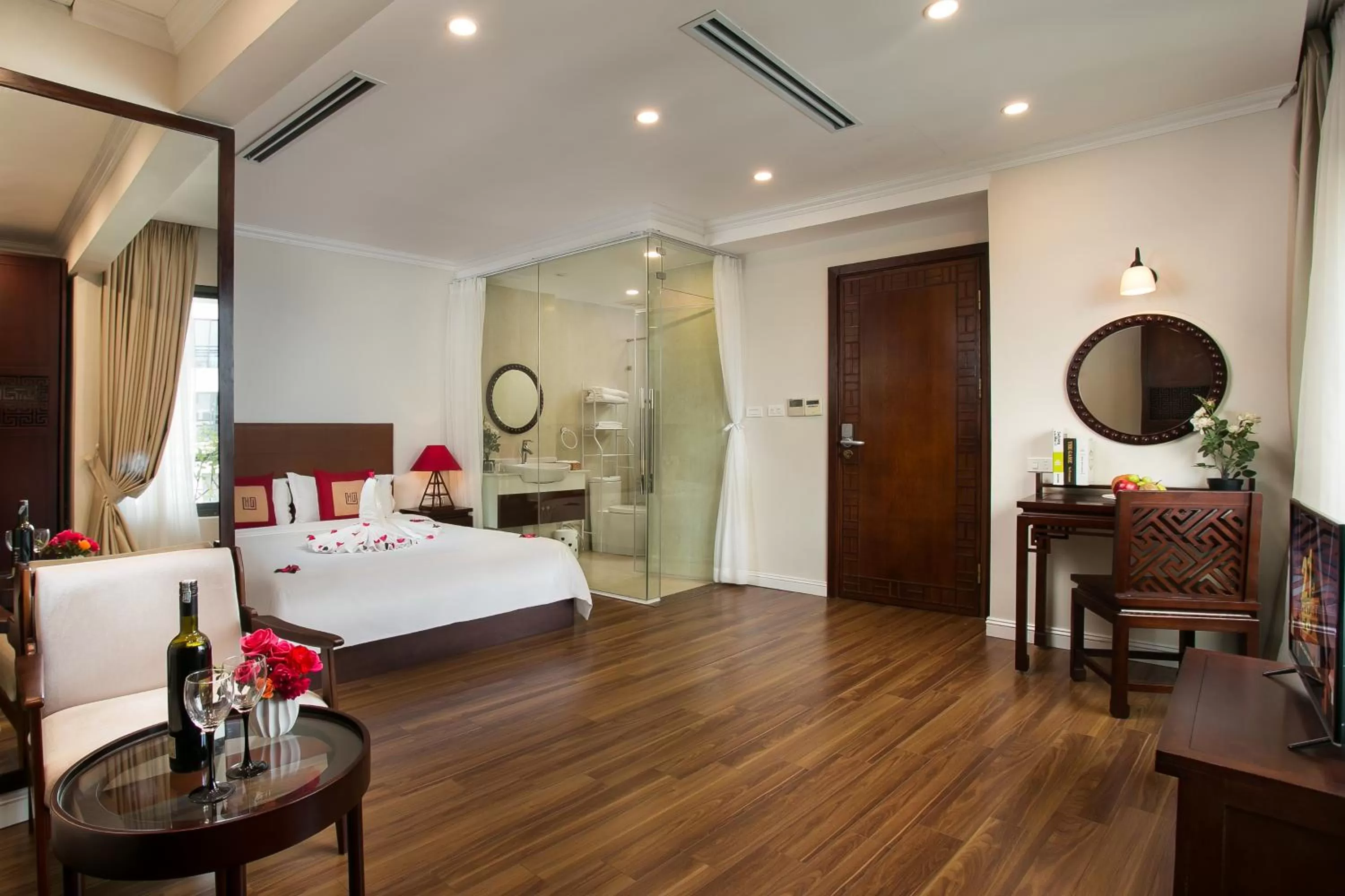 Photo of the whole room, Bed in Au Coeur d'Hanoi Boutique Hotel