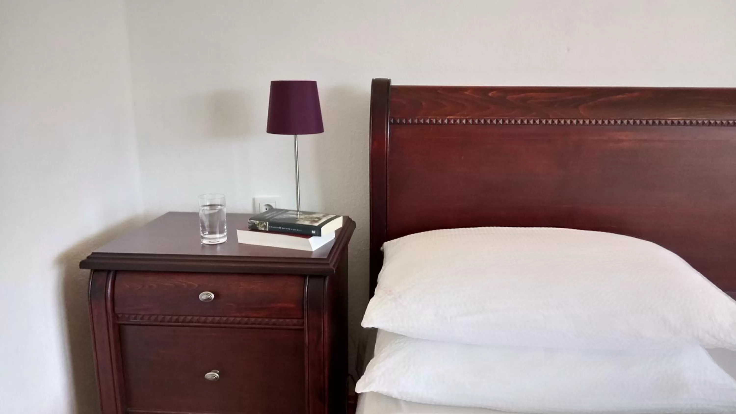 Decorative detail, Bed in Villa Bella