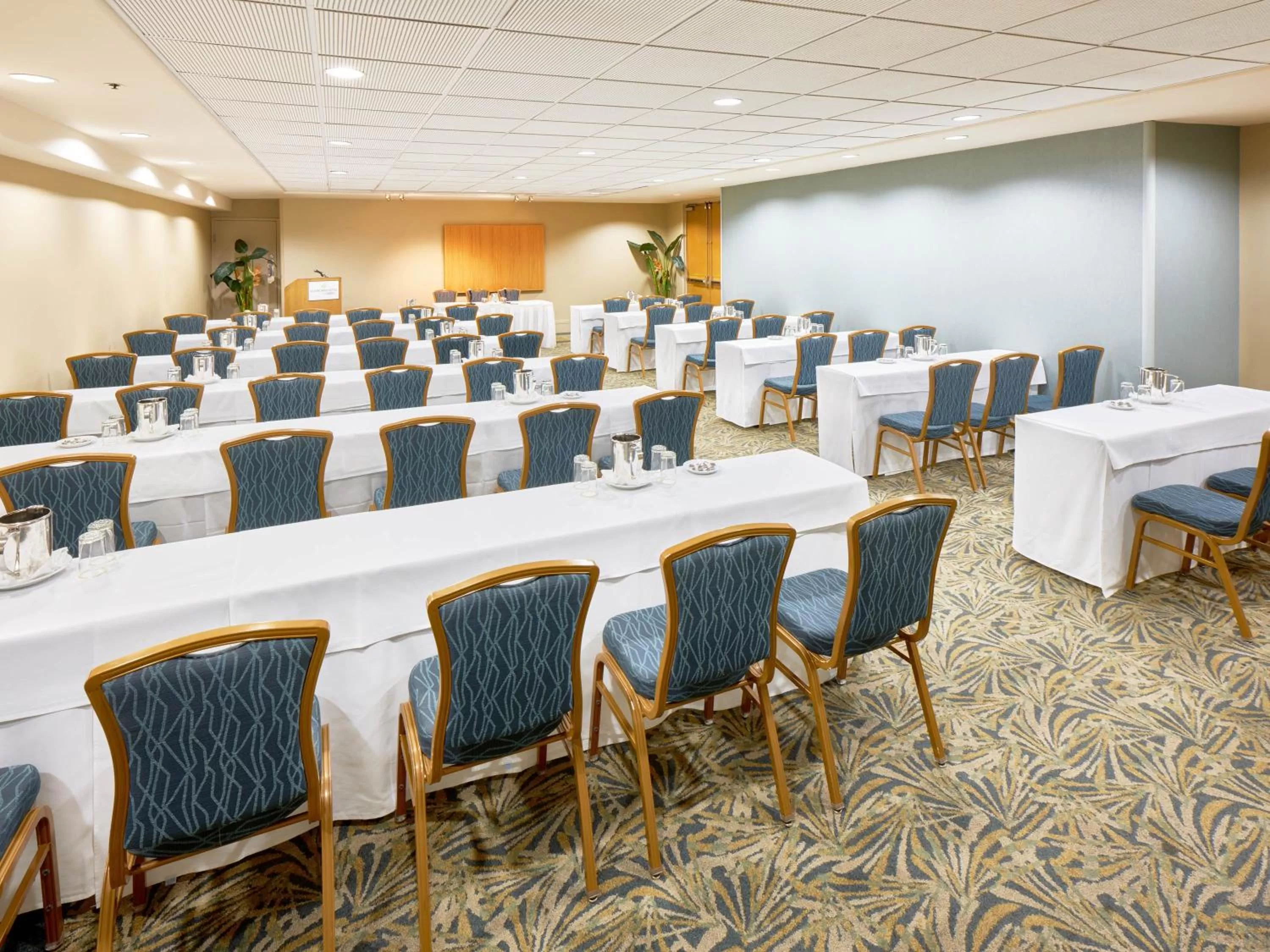 Meeting/conference room in Ala Moana Honolulu by Mantra