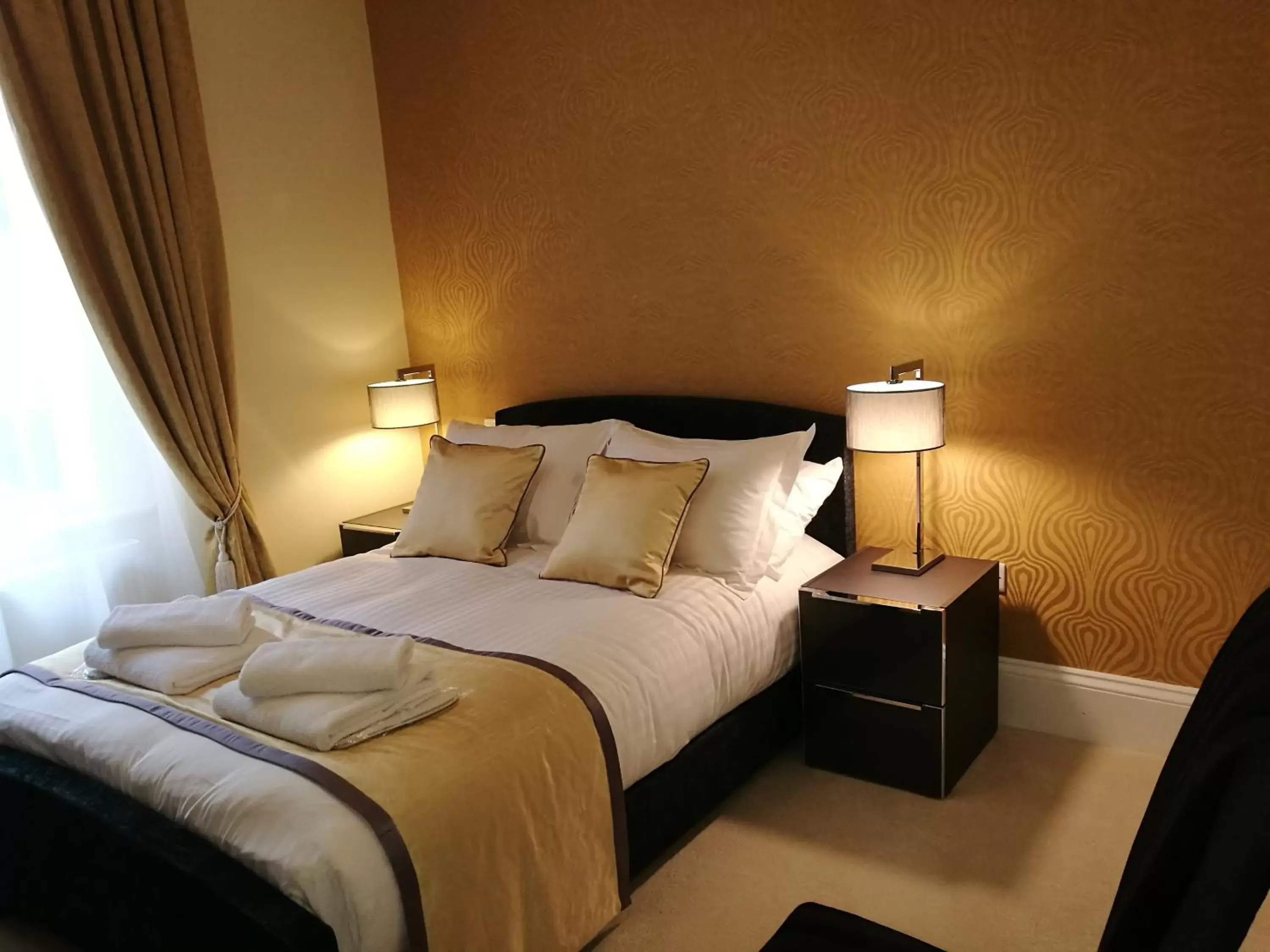 Standard Double Room in The Devon Court Standard Double Room in The Devon Court