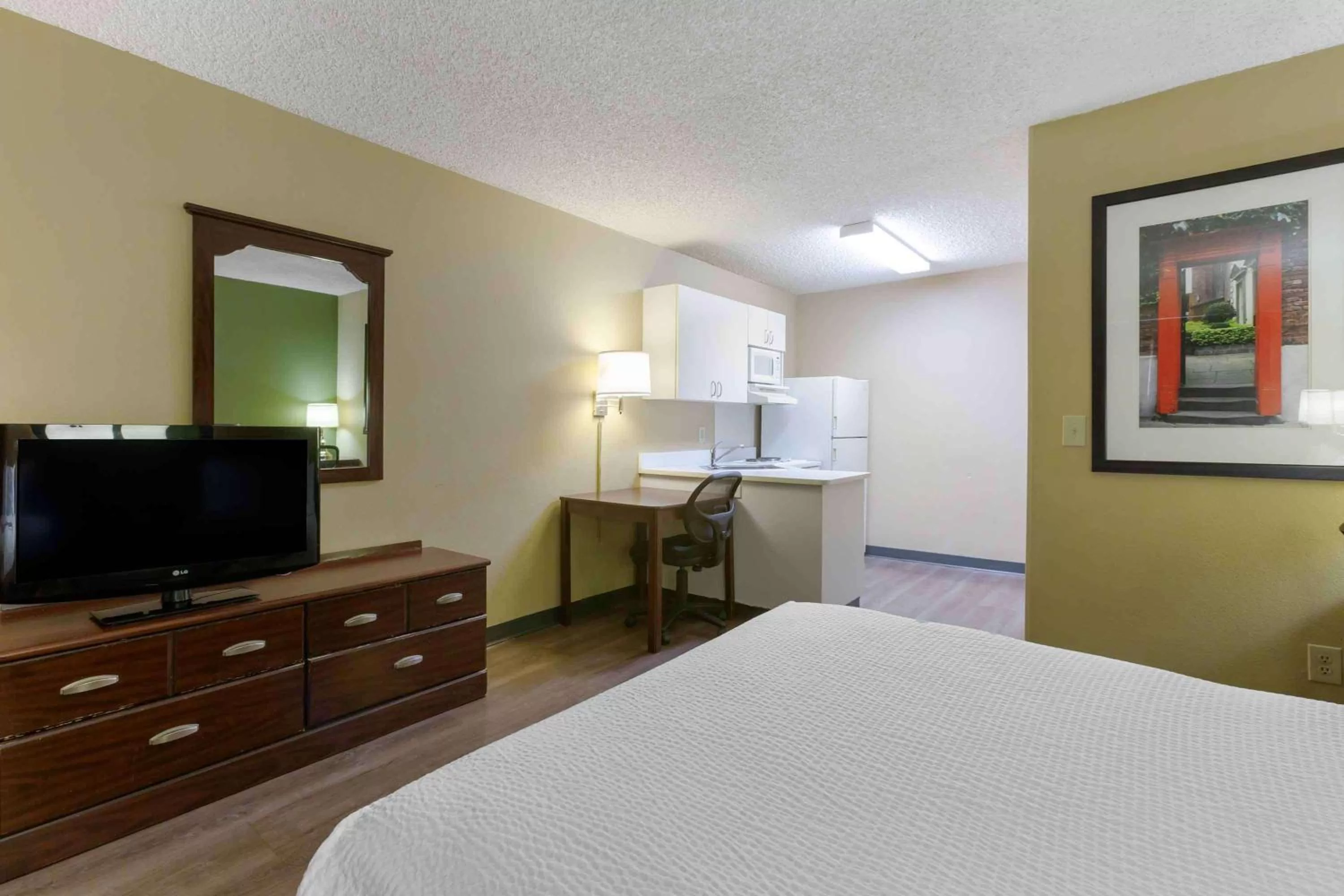 Bedroom, Bed in Extended Stay America Select Suites - Phoenix - Scottsdale - North