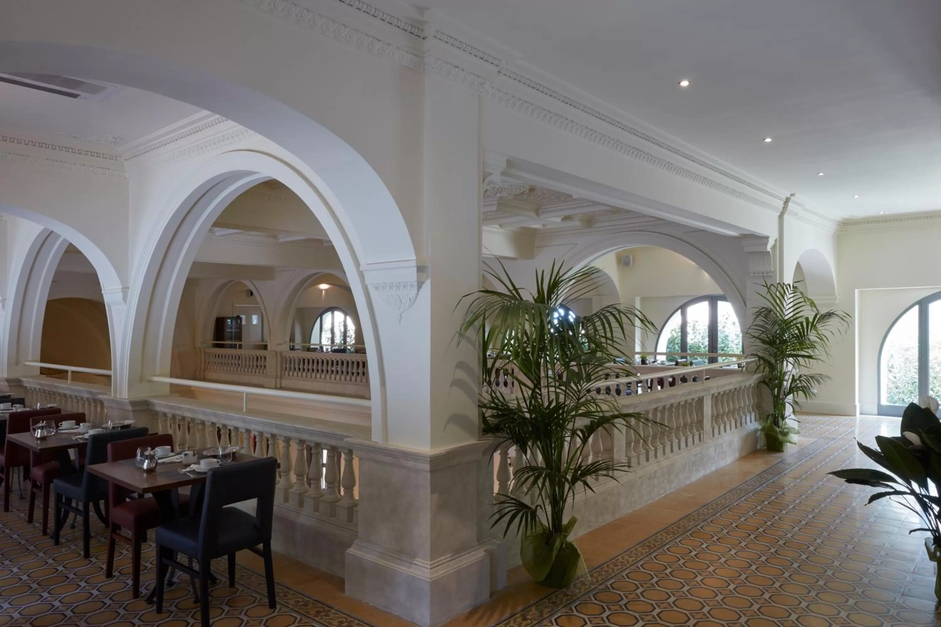 Restaurant/places to eat in Hotel The Building