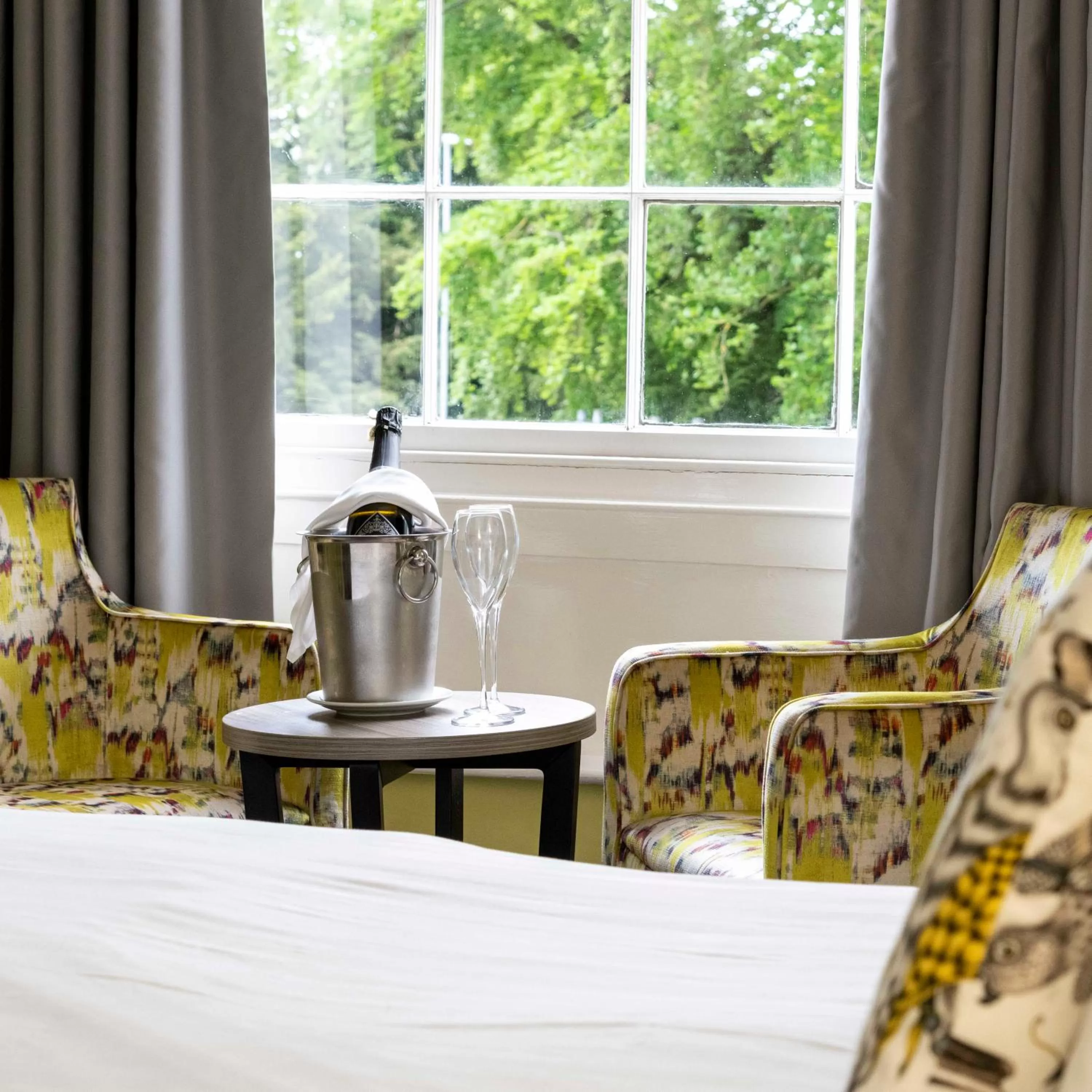 Property building, Bed in Wisteria Hotel