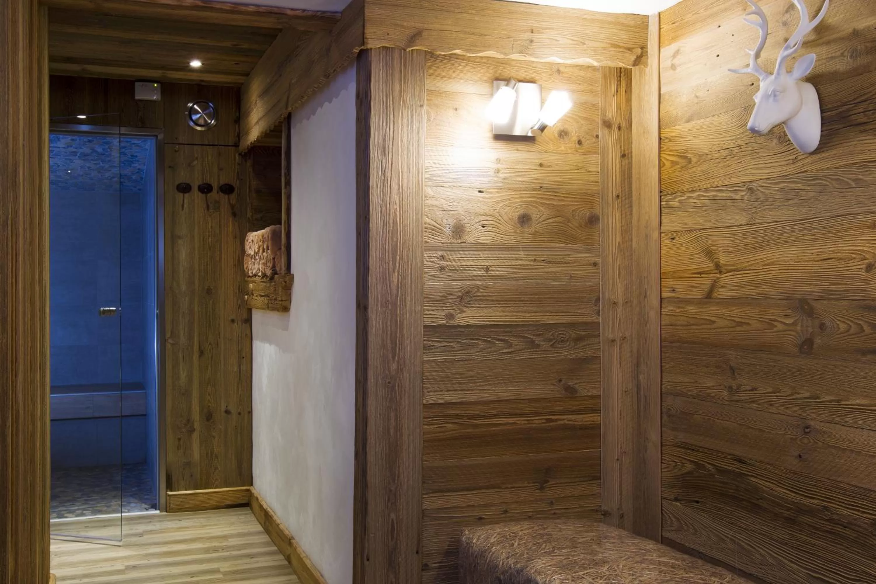 Spa and wellness centre/facilities in Hôtel Le Sporting