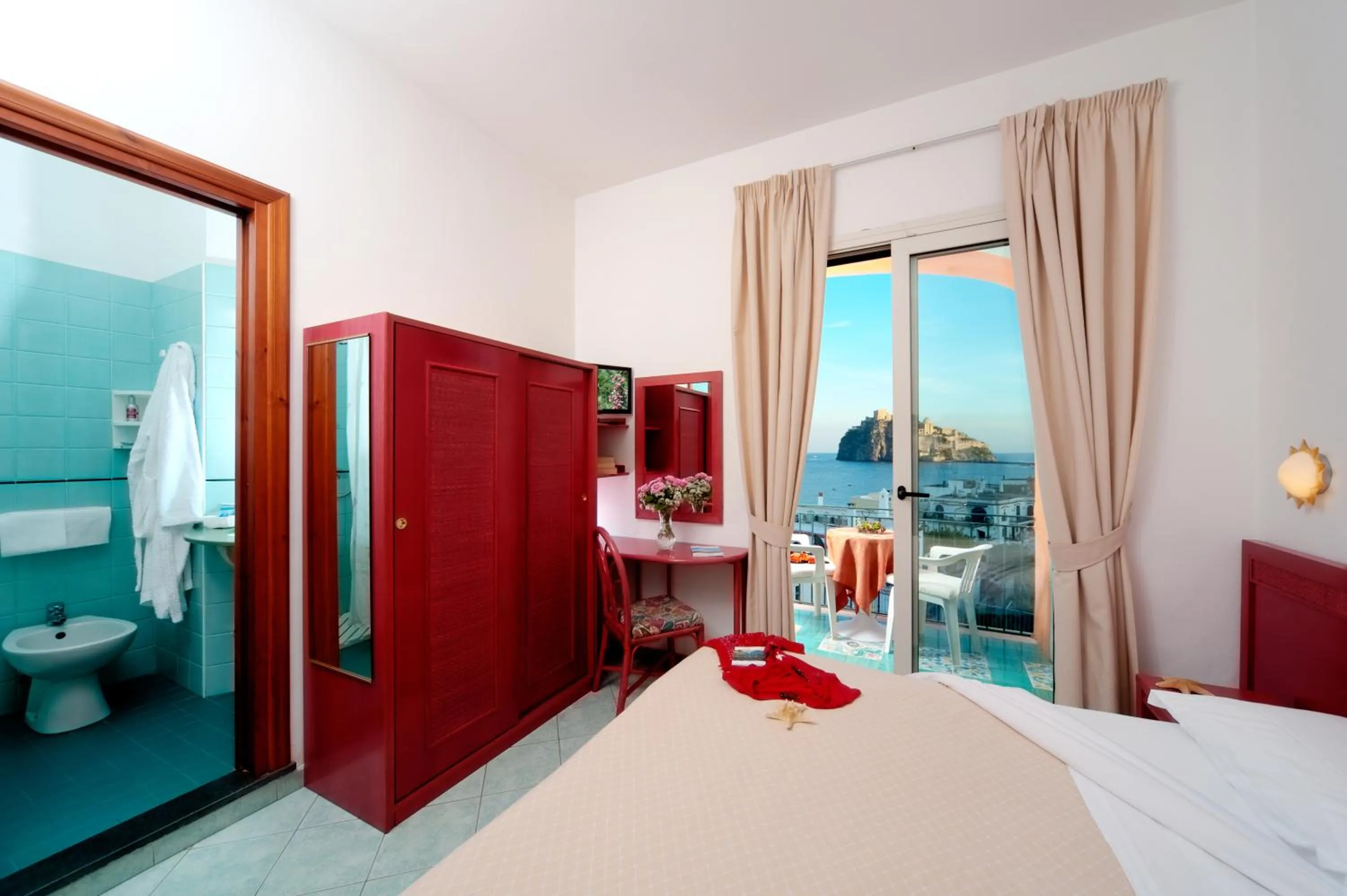 View (from property/room), Bed in Hotel Ulisse