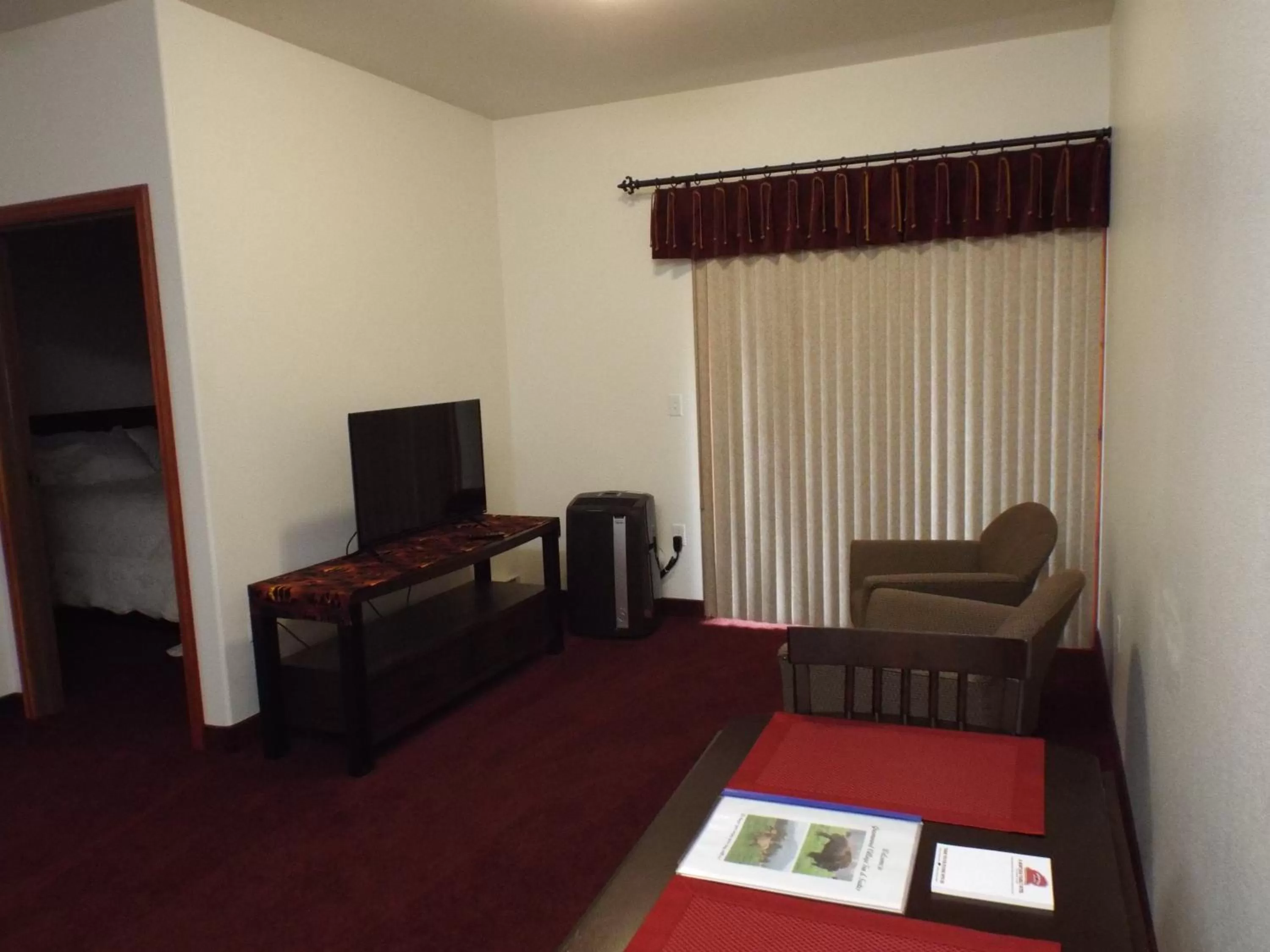 Decorative detail, TV/Entertainment Center in Greenwood Village Inn & Suites