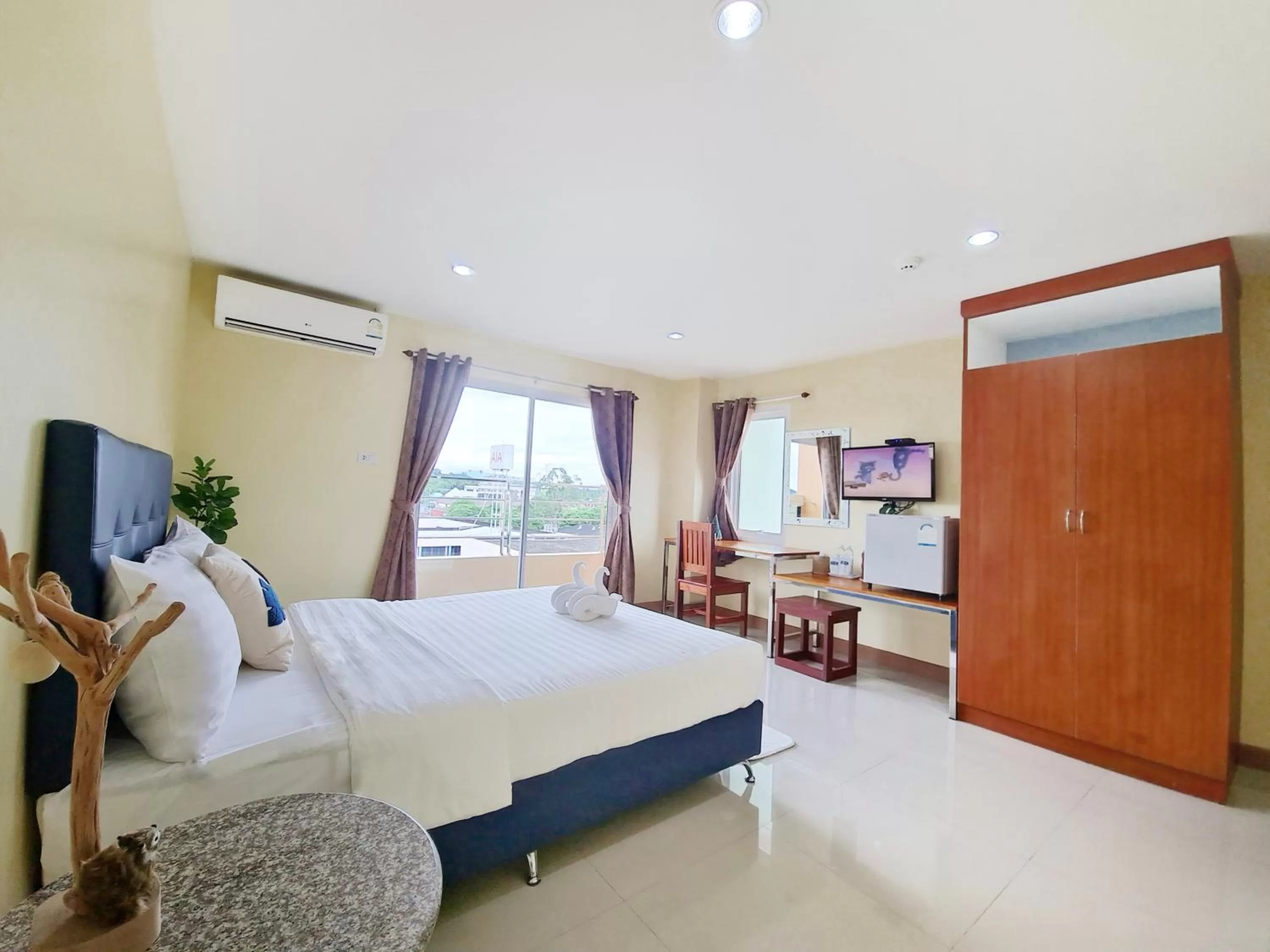 Bed in Jaroonsak Grand