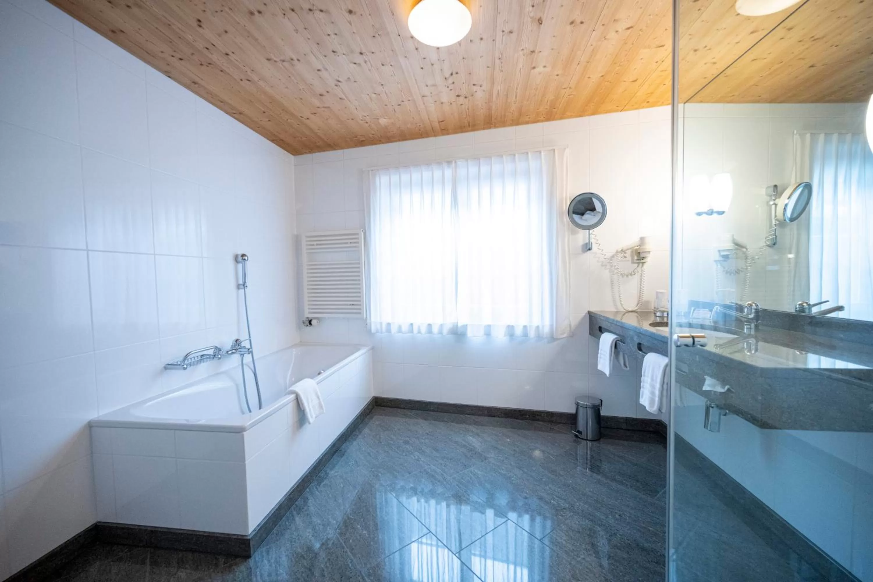 Bathroom in Hotel Engiadina