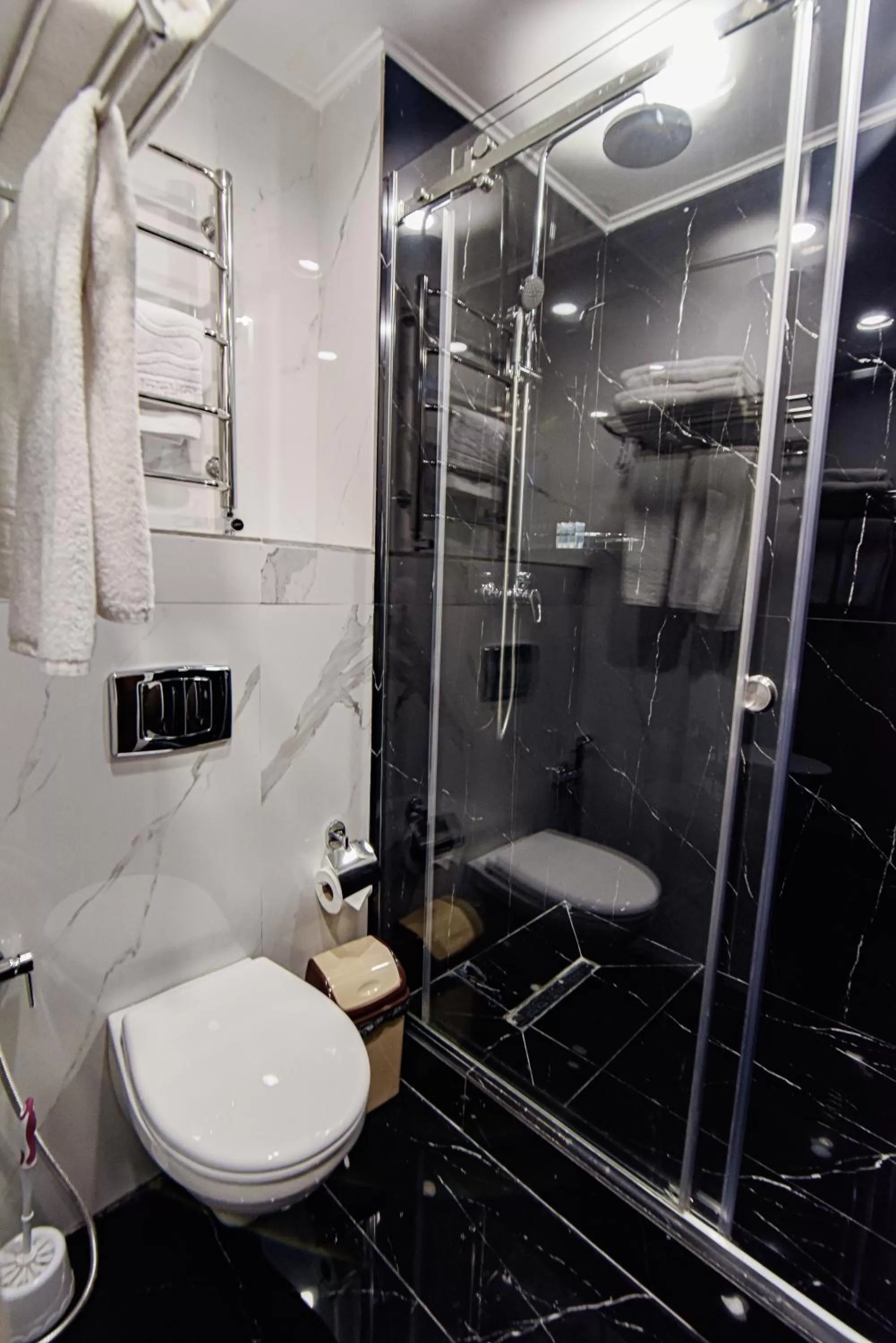 Bathroom in East Palace Hotel