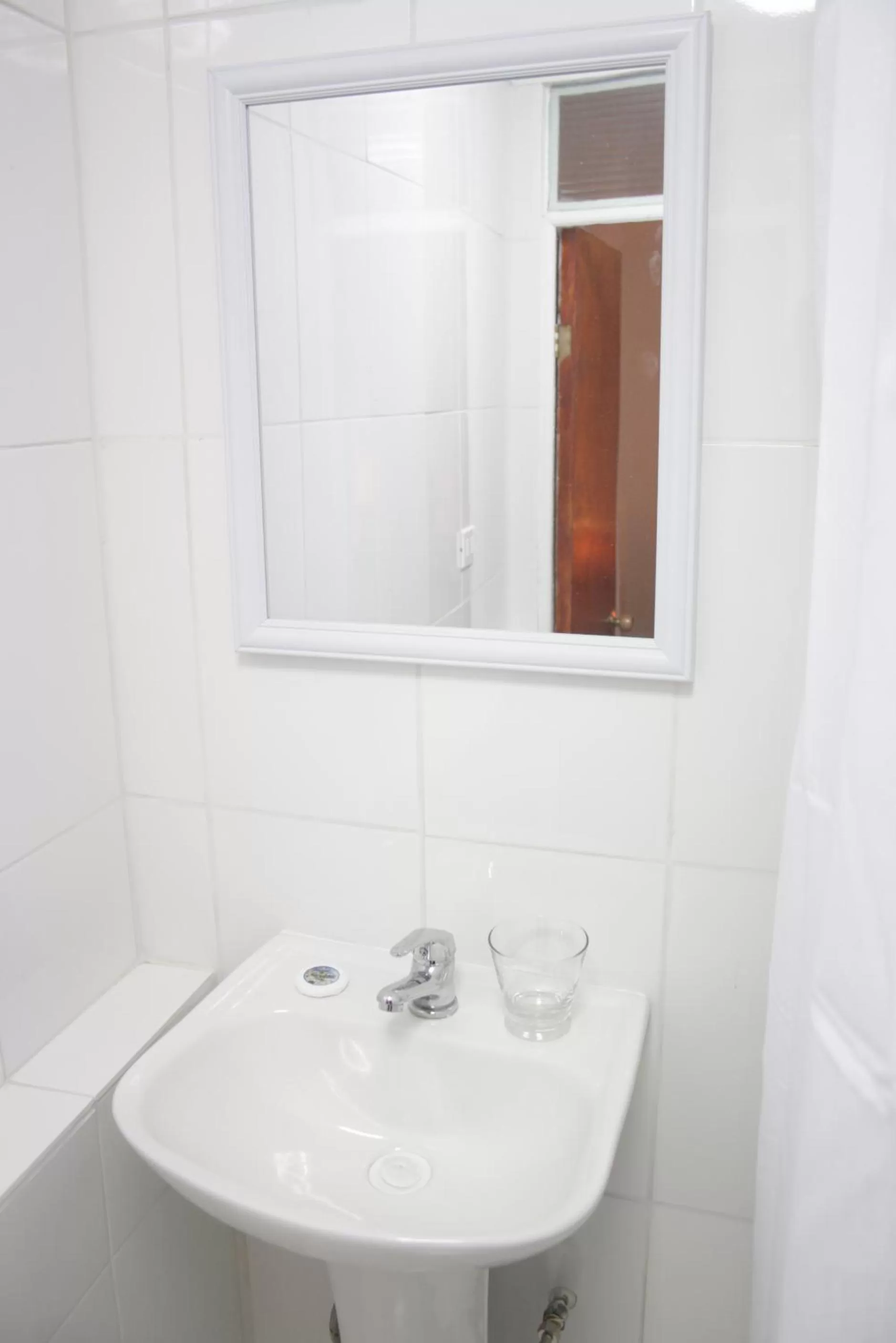 Bathroom in Hotel Velero Centro