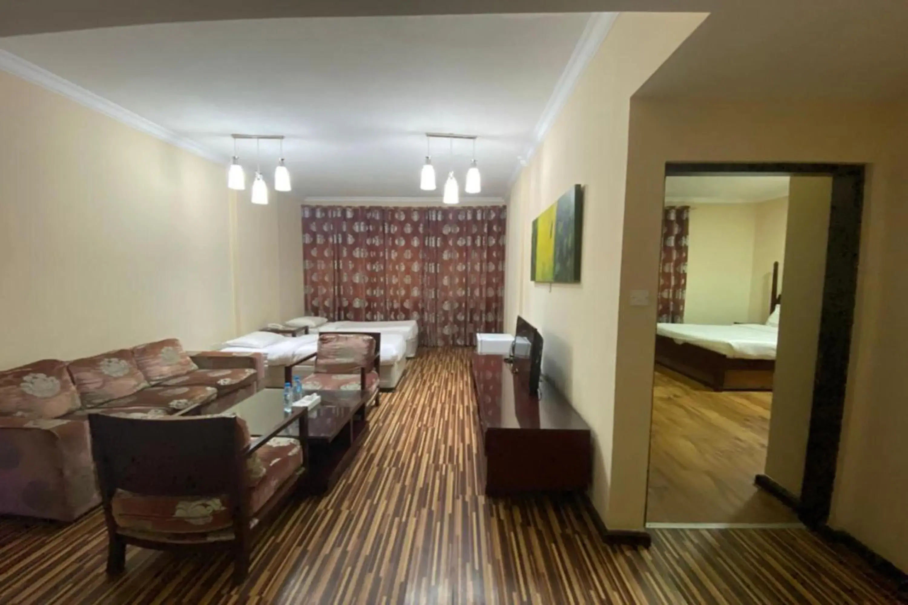 Quadruple Suite with Living Room in Grand PJ Hotel Quadruple Suite with Living Room in Grand PJ Hotel