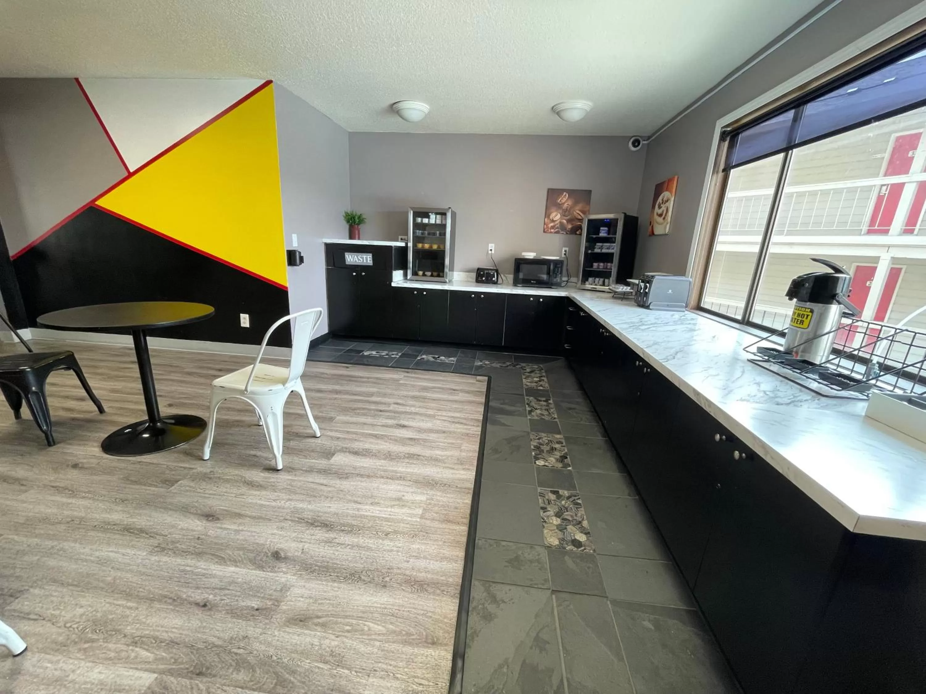 Breakfast in Sunnyside Inn and Suites