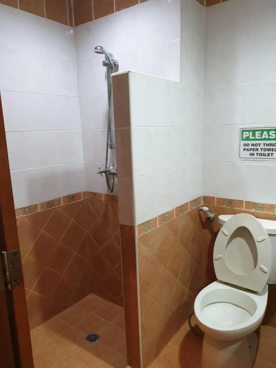 Economy Double Room -  No Window in Chaiyapoon Inn Economy Double Room -  No Window in Chaiyapoon Inn