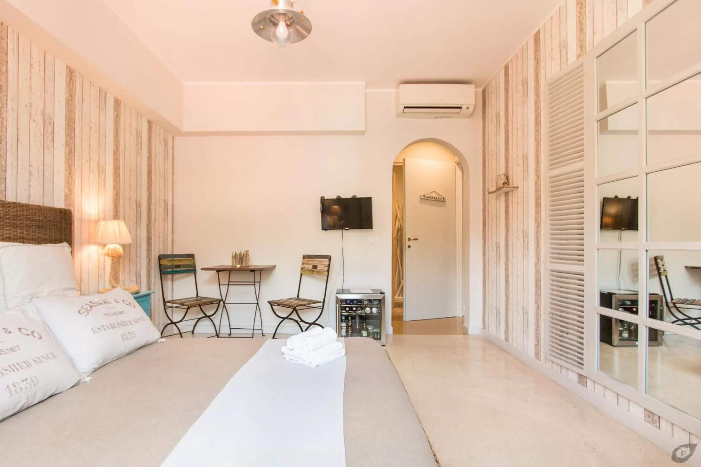 Bedroom in Le Camere Pietrasantine - Centro Storico