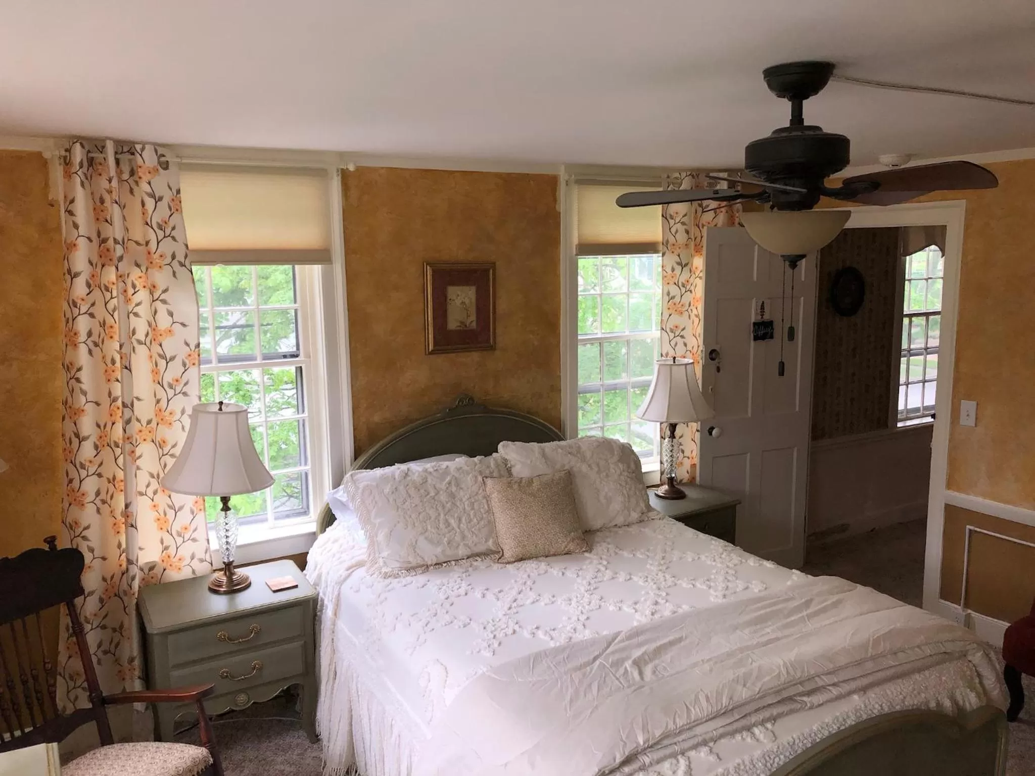 Photo of the whole room, Bed in William's Grant Inn Bed and Breakfast