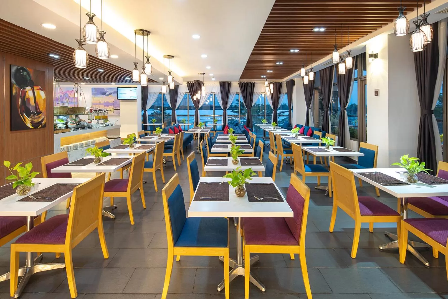 Restaurant/places to eat in Ibis Saigon South